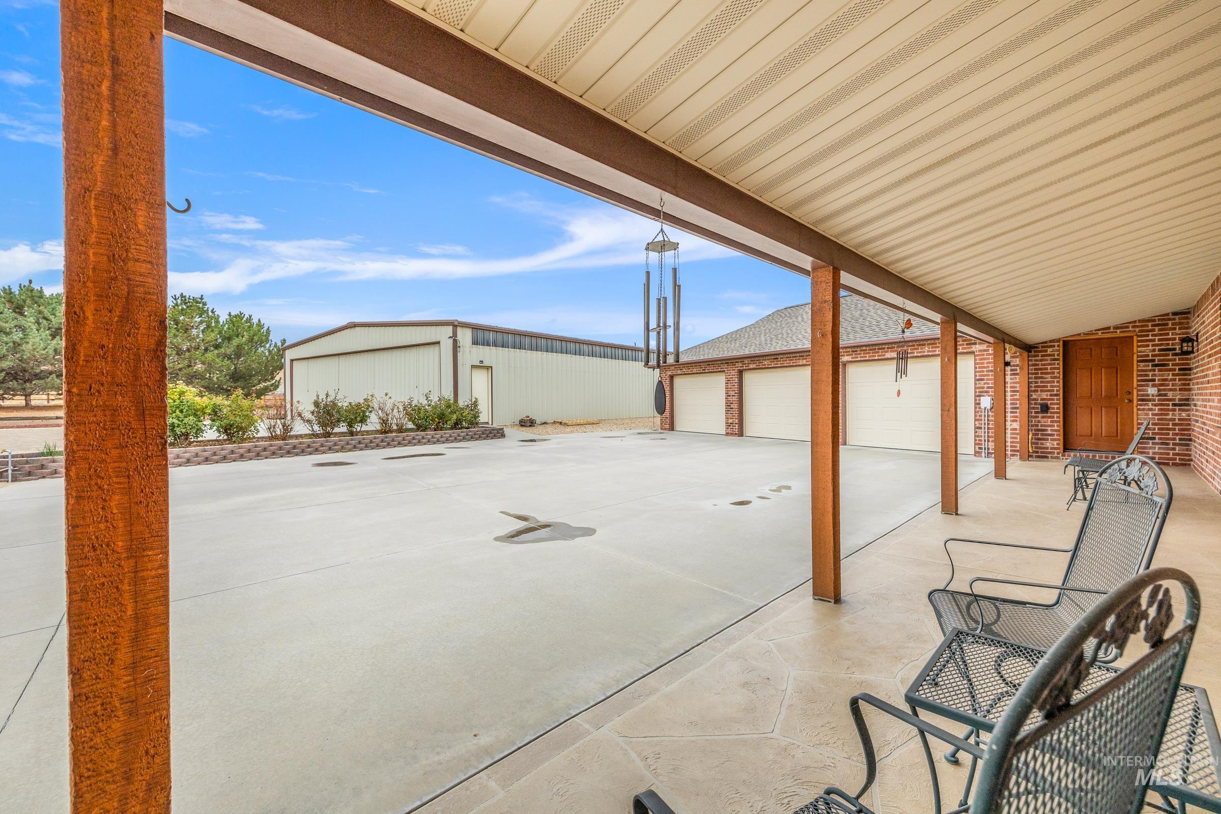 10514 Airpark Loop, Melba, Idaho 83641, 3 Bedrooms, 2 Bathrooms, Residential For Sale, Price $795,000,MLS 98973484