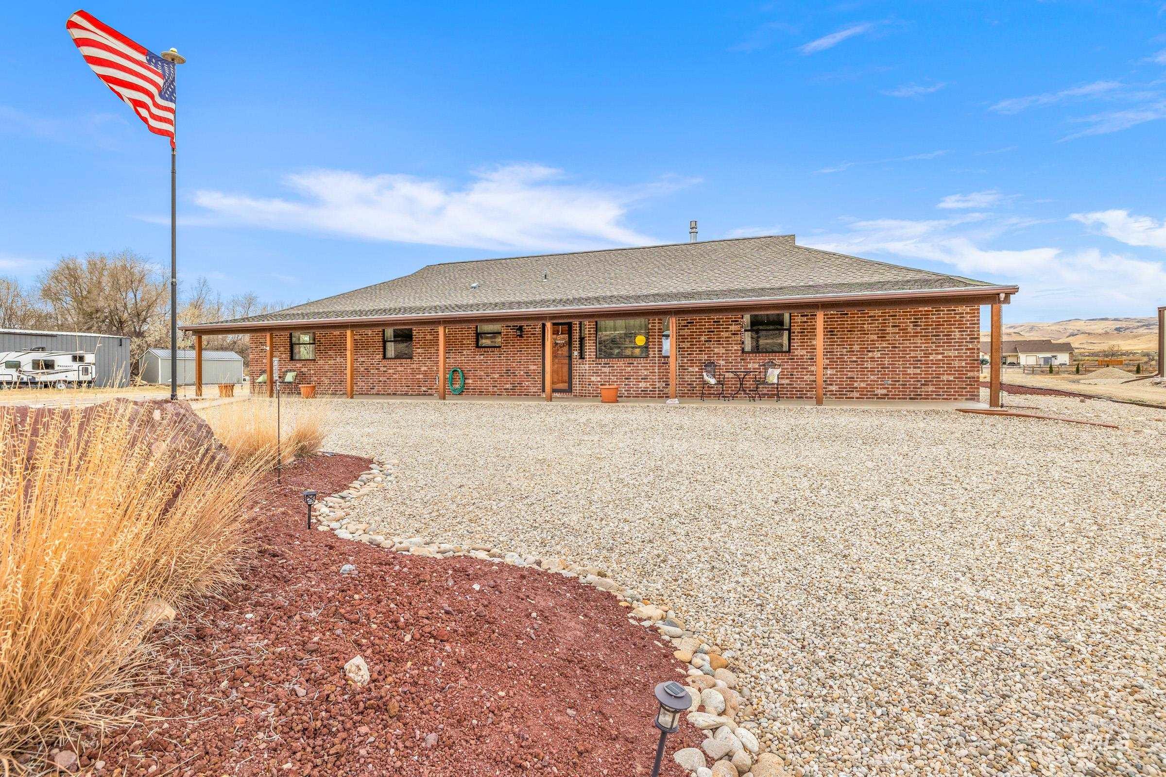 10514 Airpark Loop, Melba, Idaho 83641, 3 Bedrooms, 2 Bathrooms, Residential For Sale, Price $795,000, 98973484