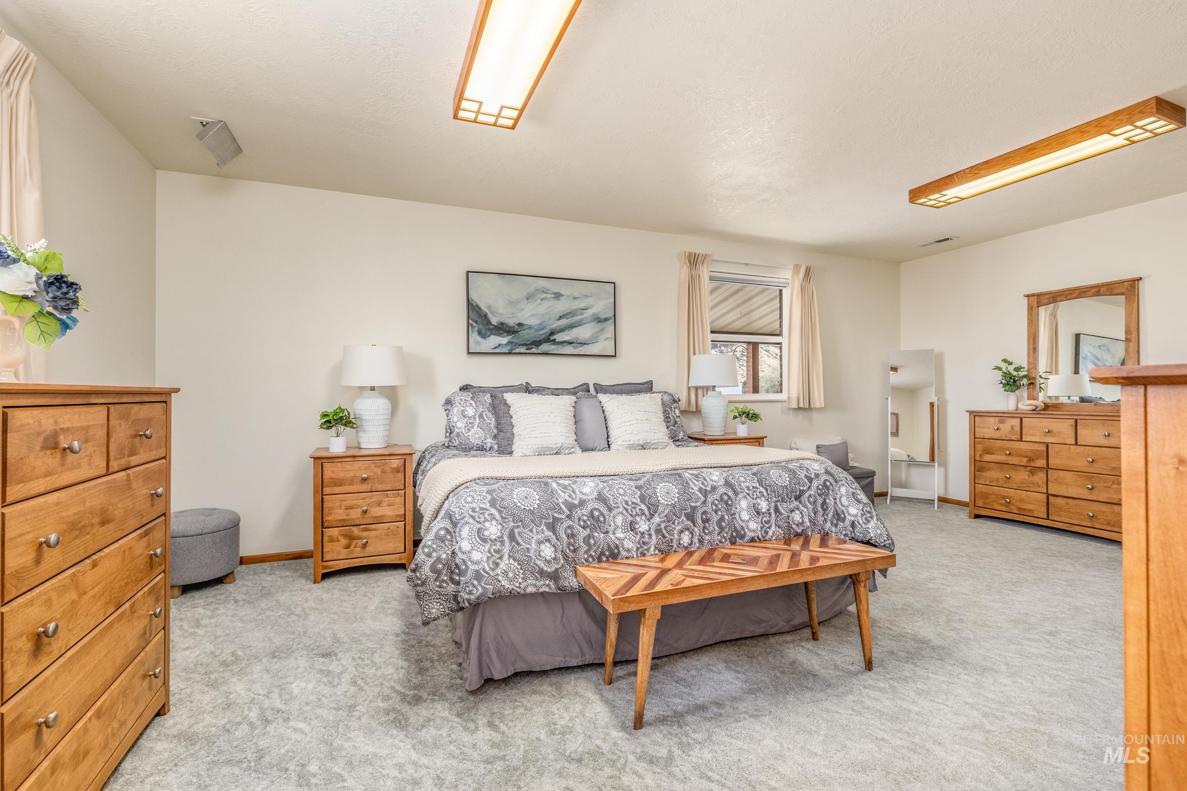 10514 Airpark Loop, Melba, Idaho 83641, 3 Bedrooms, 2 Bathrooms, Residential For Sale, Price $795,000, 98973484