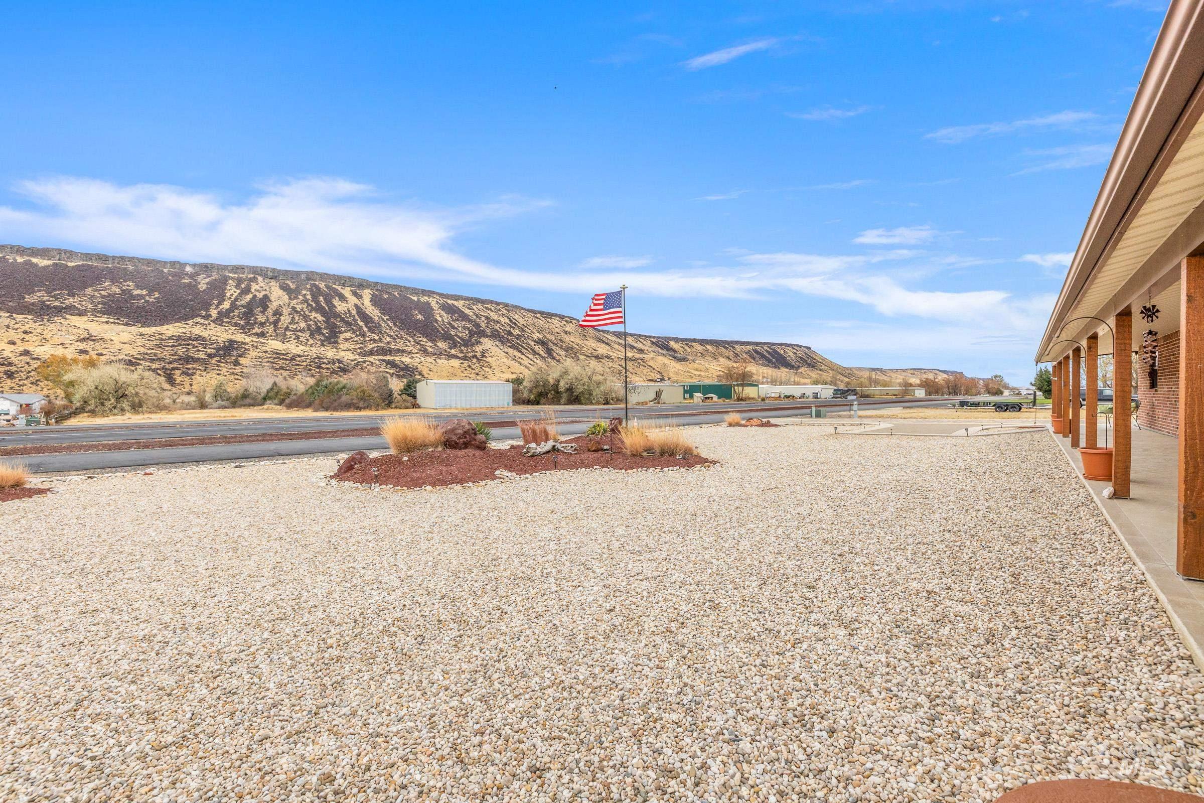10514 Airpark Loop, Melba, Idaho 83641, 3 Bedrooms, 2 Bathrooms, Residential For Sale, Price $800,000,MLS 98973484