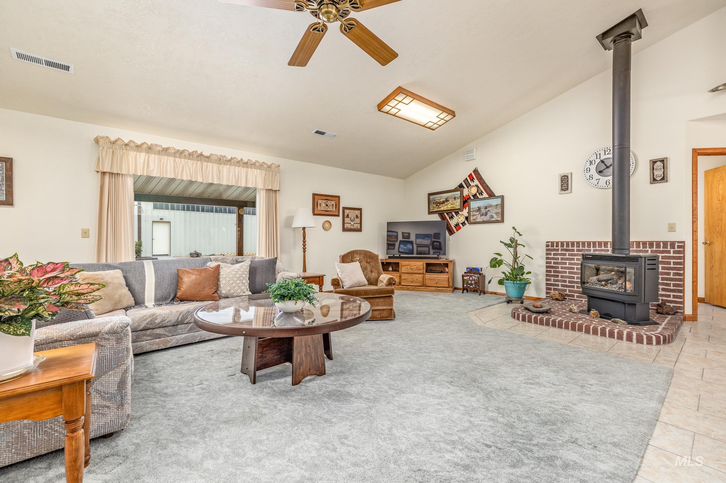 10514 Airpark Loop, Melba, Idaho 83641, 3 Bedrooms, 2 Bathrooms, Residential For Sale, Price $795,000,MLS 98973484