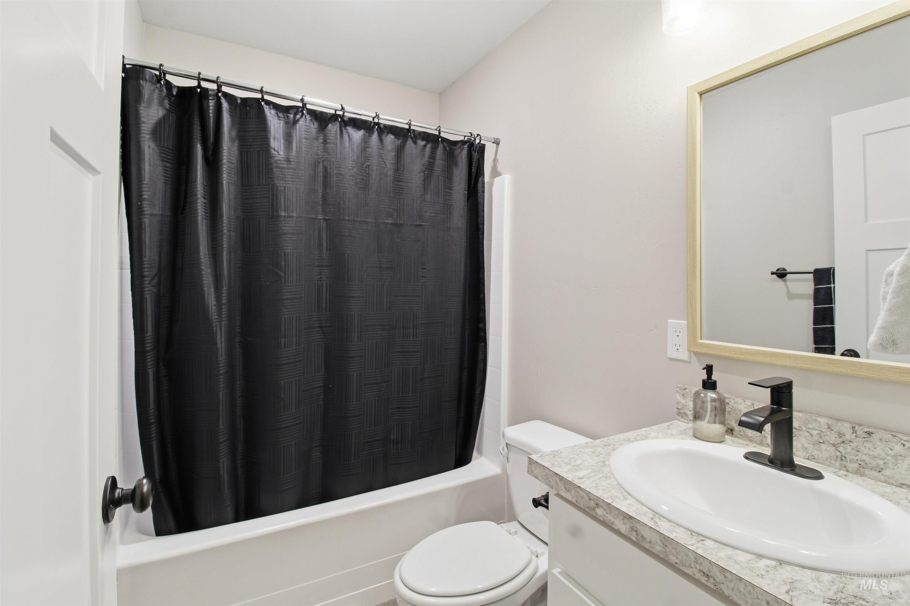 900 E 20th St., Burley, Idaho 88318, 3 Bedrooms, 2.5 Bathrooms, Residential For Sale, Price $309,000,MLS 98973485