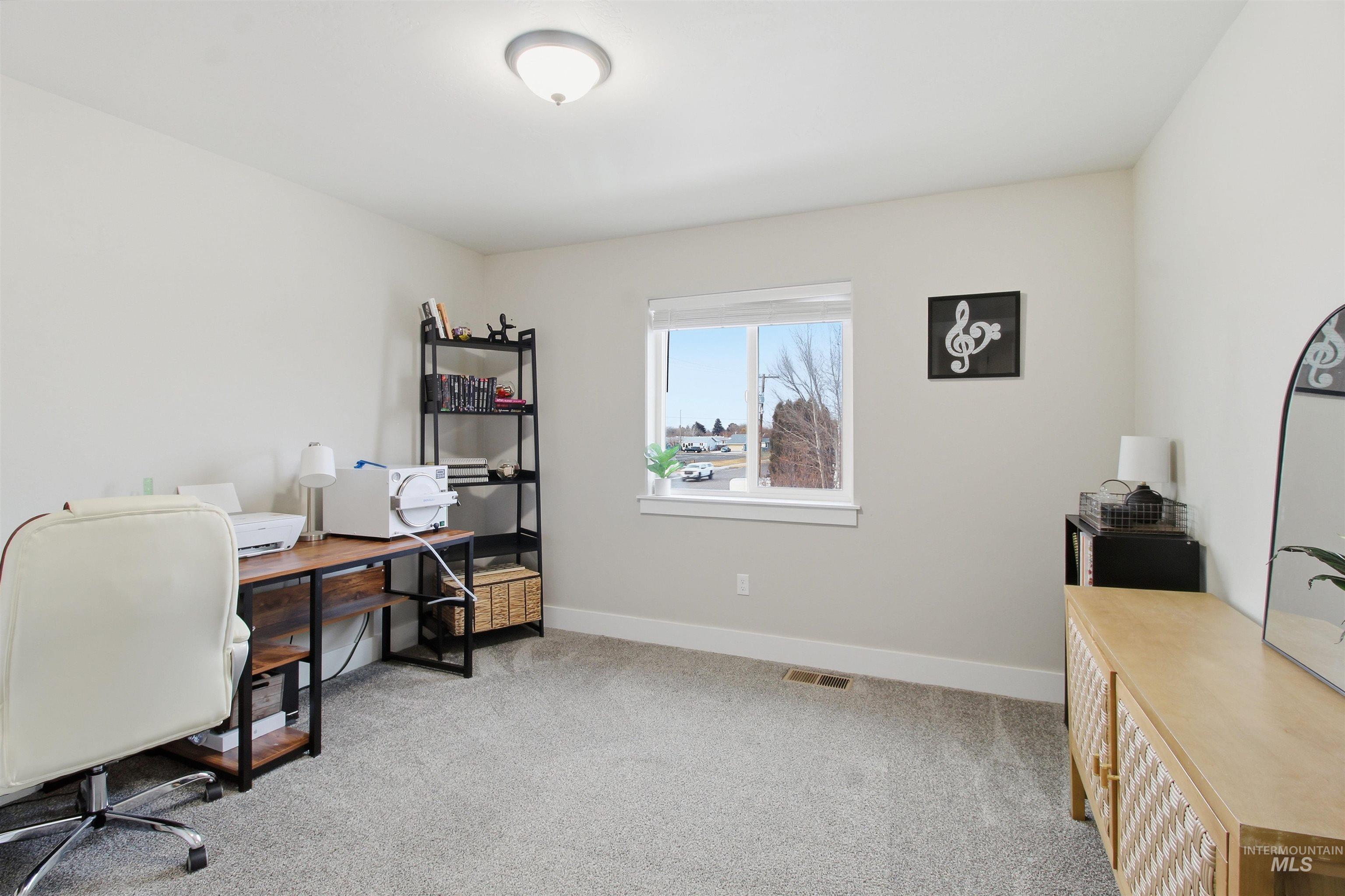 900 E 20th St., Burley, Idaho 88318, 3 Bedrooms, 2.5 Bathrooms, Residential For Sale, Price $309,000,MLS 98973485