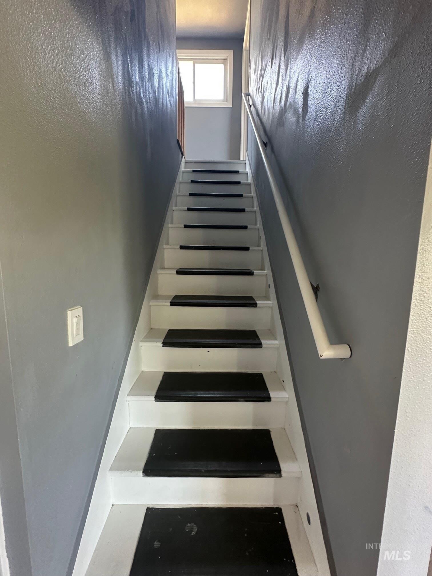 787 SW 3Rd St, Ontario, Oregon 97914, 3 Bedrooms, 2 Bathrooms, Residential For Sale, Price $285,000,MLS 98973489