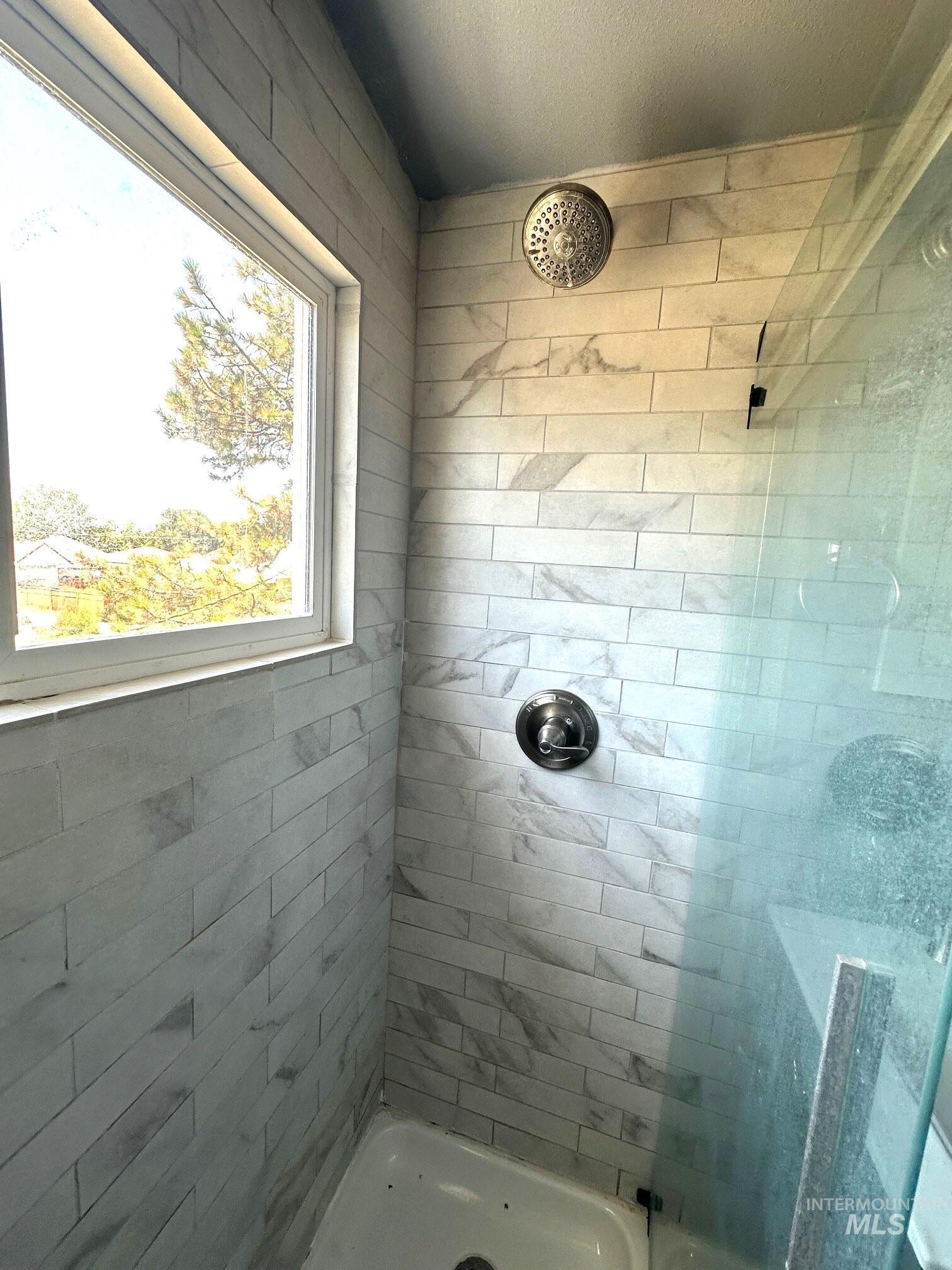 787 SW 3Rd St, Ontario, Oregon 97914, 3 Bedrooms, 2 Bathrooms, Residential For Sale, Price $285,000,MLS 98973489