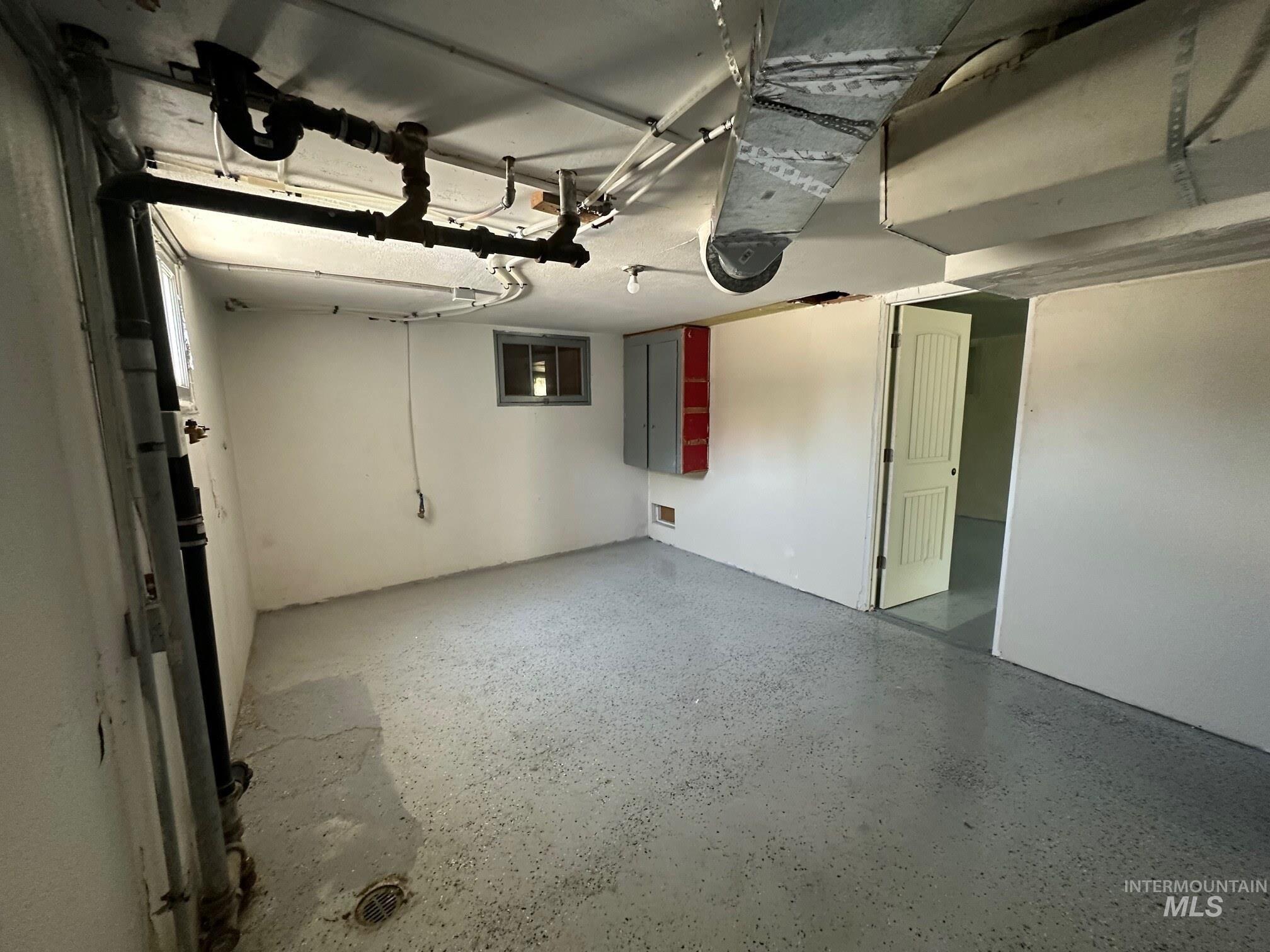 787 SW 3Rd St, Ontario, Oregon 97914, 3 Bedrooms, 2 Bathrooms, Residential For Sale, Price $285,000,MLS 98973489