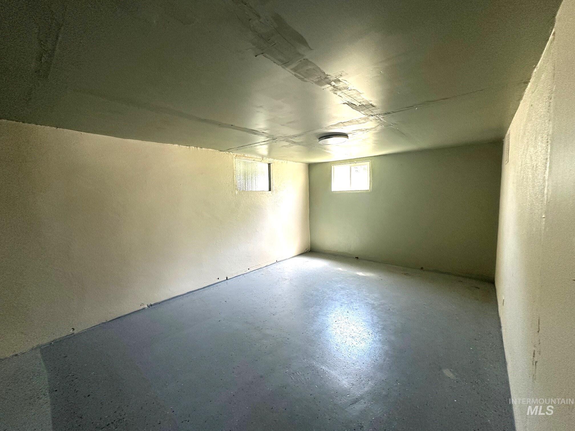 787 SW 3Rd St, Ontario, Oregon 97914, 3 Bedrooms, 2 Bathrooms, Residential For Sale, Price $285,000,MLS 98973489