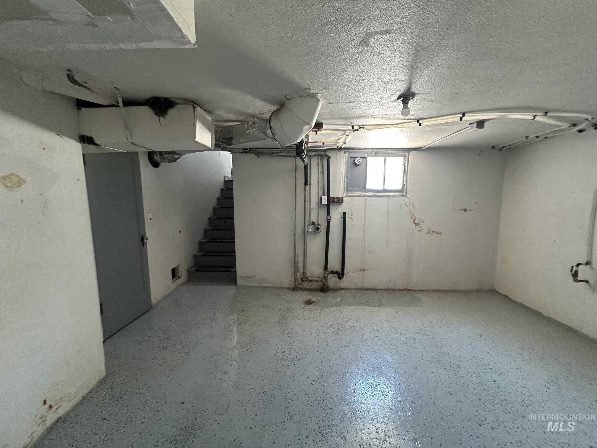 787 SW 3Rd St, Ontario, Oregon 97914, 3 Bedrooms, 2 Bathrooms, Residential For Sale, Price $285,000,MLS 98973489