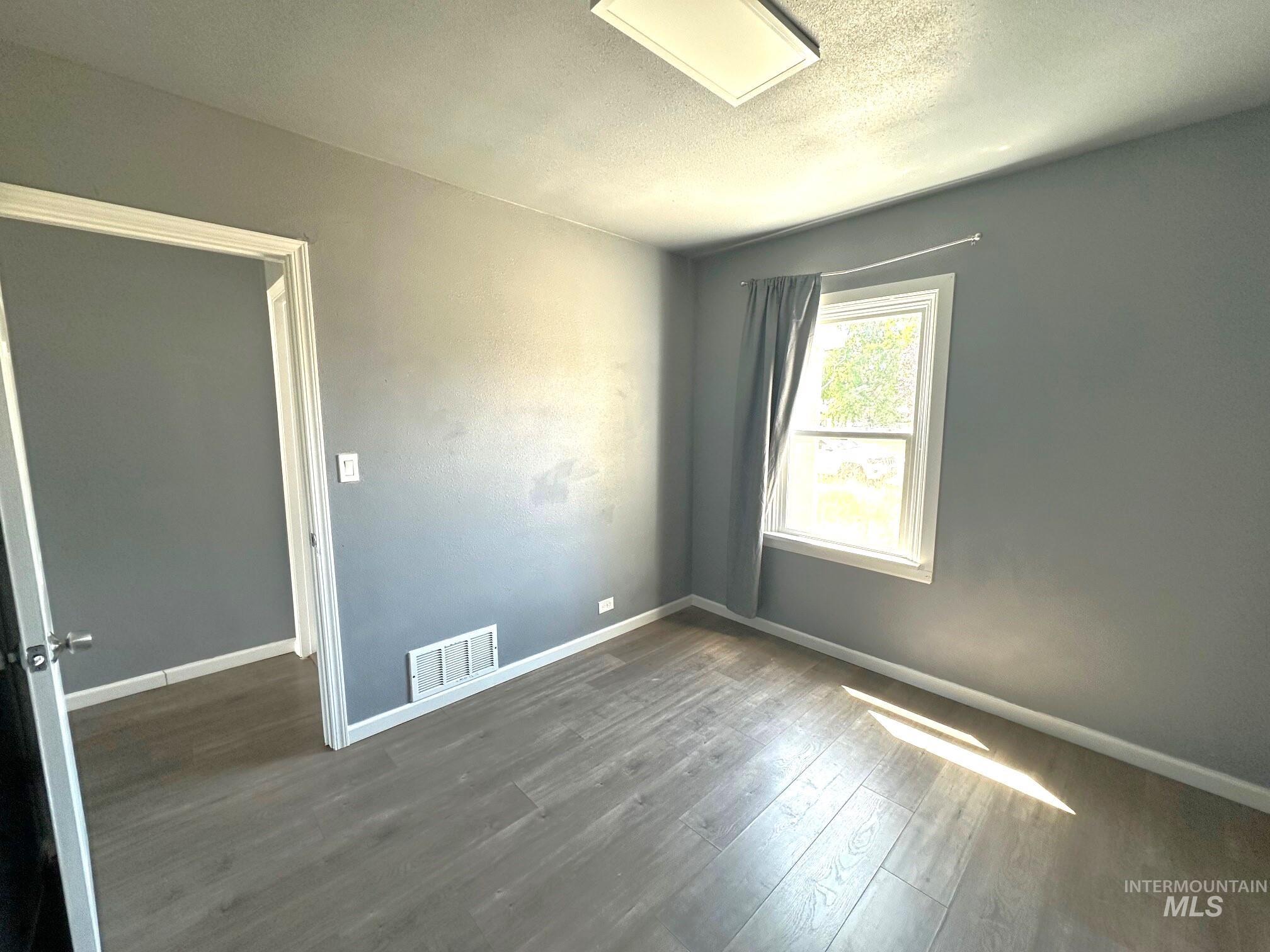 787 SW 3Rd St, Ontario, Oregon 97914, 3 Bedrooms, 2 Bathrooms, Residential For Sale, Price $285,000,MLS 98973489