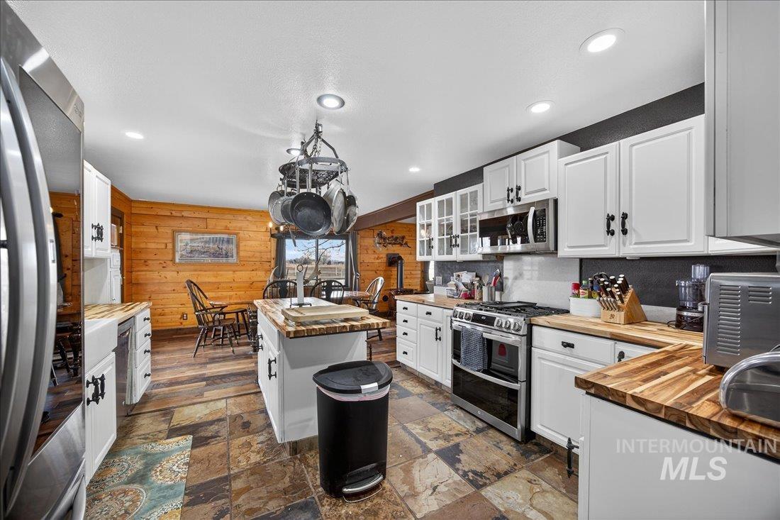 3606 E Columbia Rd, Meridian, Idaho 83642, 4 Bedrooms, 2.5 Bathrooms, Residential For Sale, Price $2,400,000, 98973495