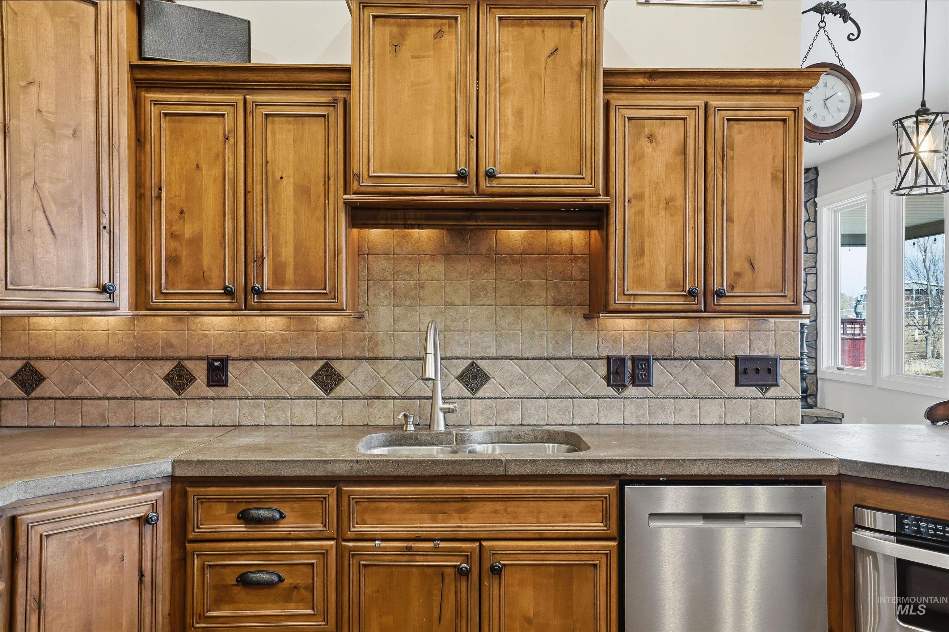 978 S 1200 E, Eden, Idaho 83325-5041, 5 Bedrooms, 3 Bathrooms, Residential For Sale, Price $1,200,000, 98973496