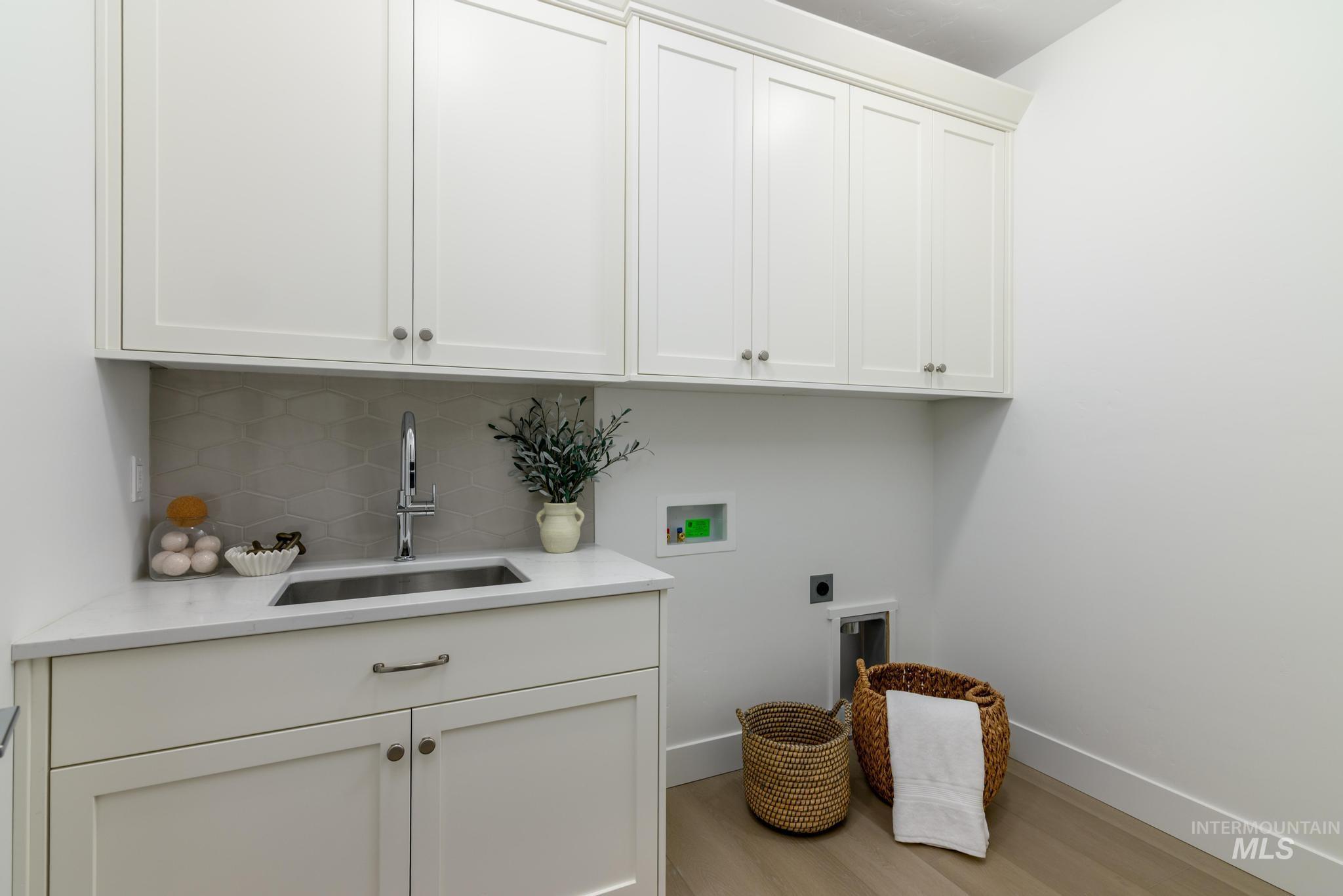 9103 W Moon River Dr, Star, Idaho 83669, 4 Bedrooms, 2 Bathrooms, Residential For Sale, Price $549,000,MLS 98973498