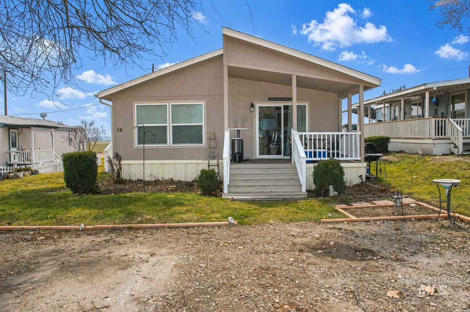 4030 River Resort Dr, Homedale, Idaho 83628, 3 Bedrooms, 2 Bathrooms, Residential For Sale, Price $155,000, 98973501