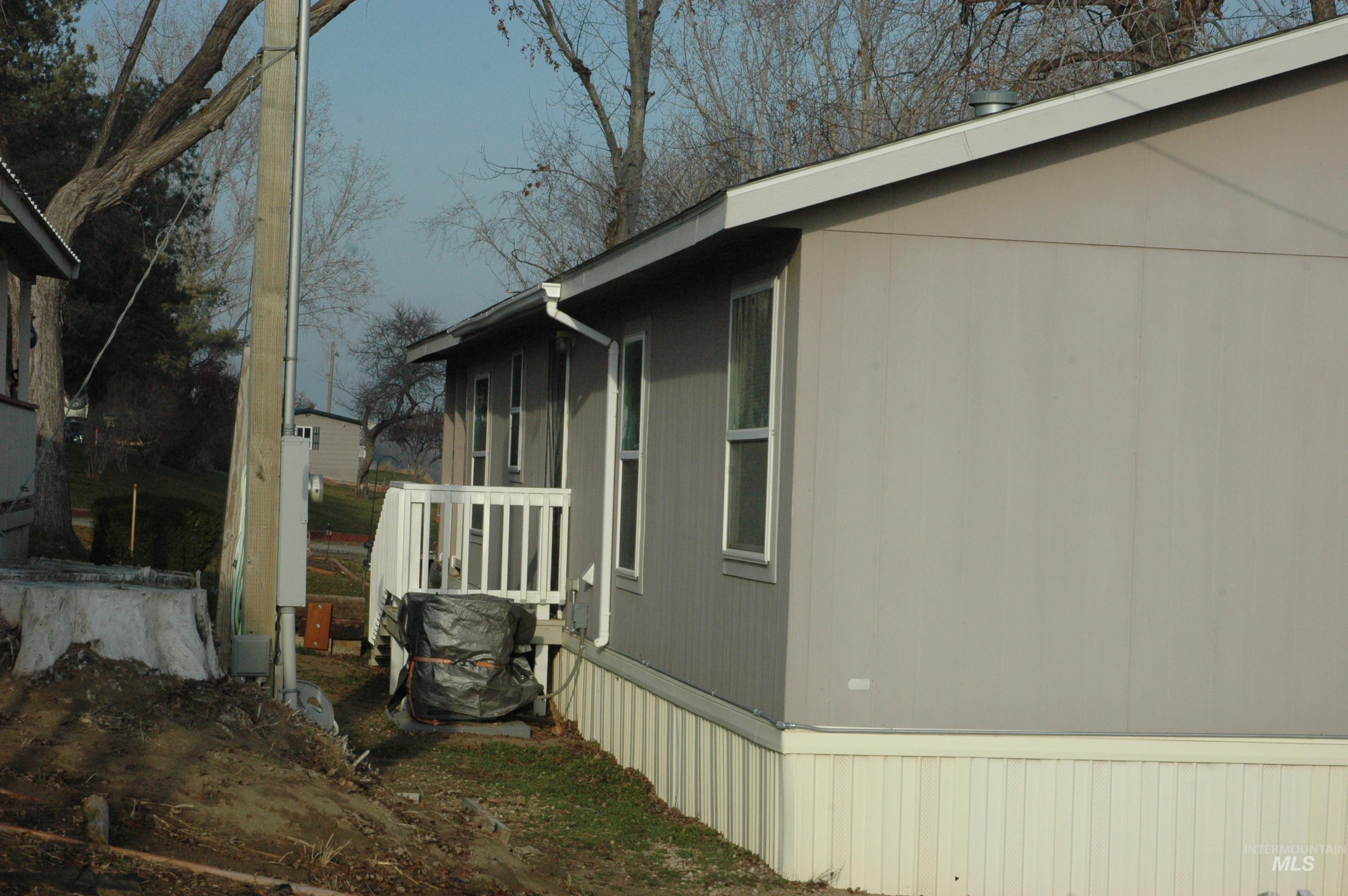 4030 River Resort Dr, Homedale, Idaho 83628, 3 Bedrooms, 2 Bathrooms, Residential For Sale, Price $155,000, 98973501