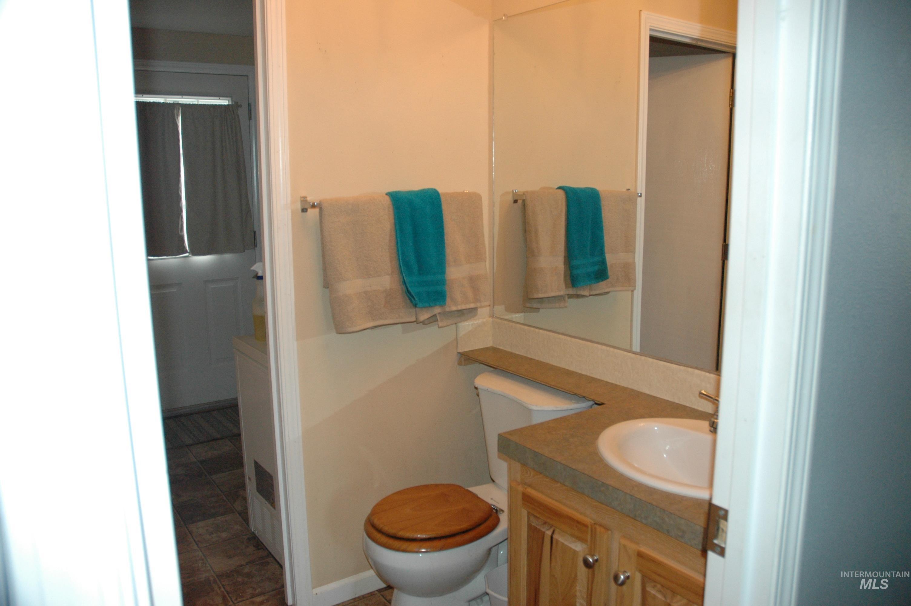 4030 River Resort Dr, Homedale, Idaho 83628, 3 Bedrooms, 2 Bathrooms, Residential For Sale, Price $155,000, 98973501