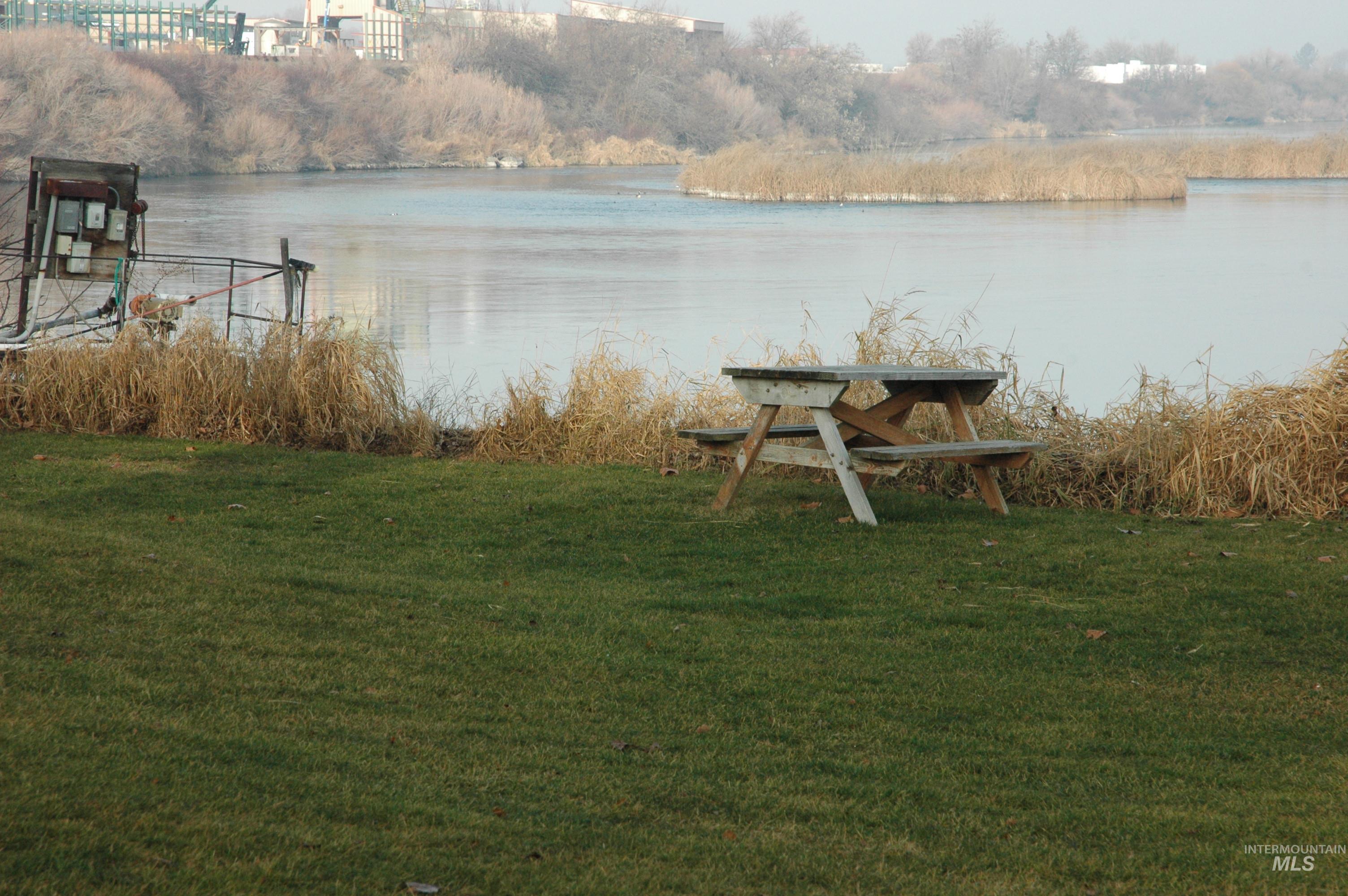 4030 River Resort Dr, Homedale, Idaho 83628, 3 Bedrooms, 2 Bathrooms, Residential For Sale, Price $160,000,MLS 98973501