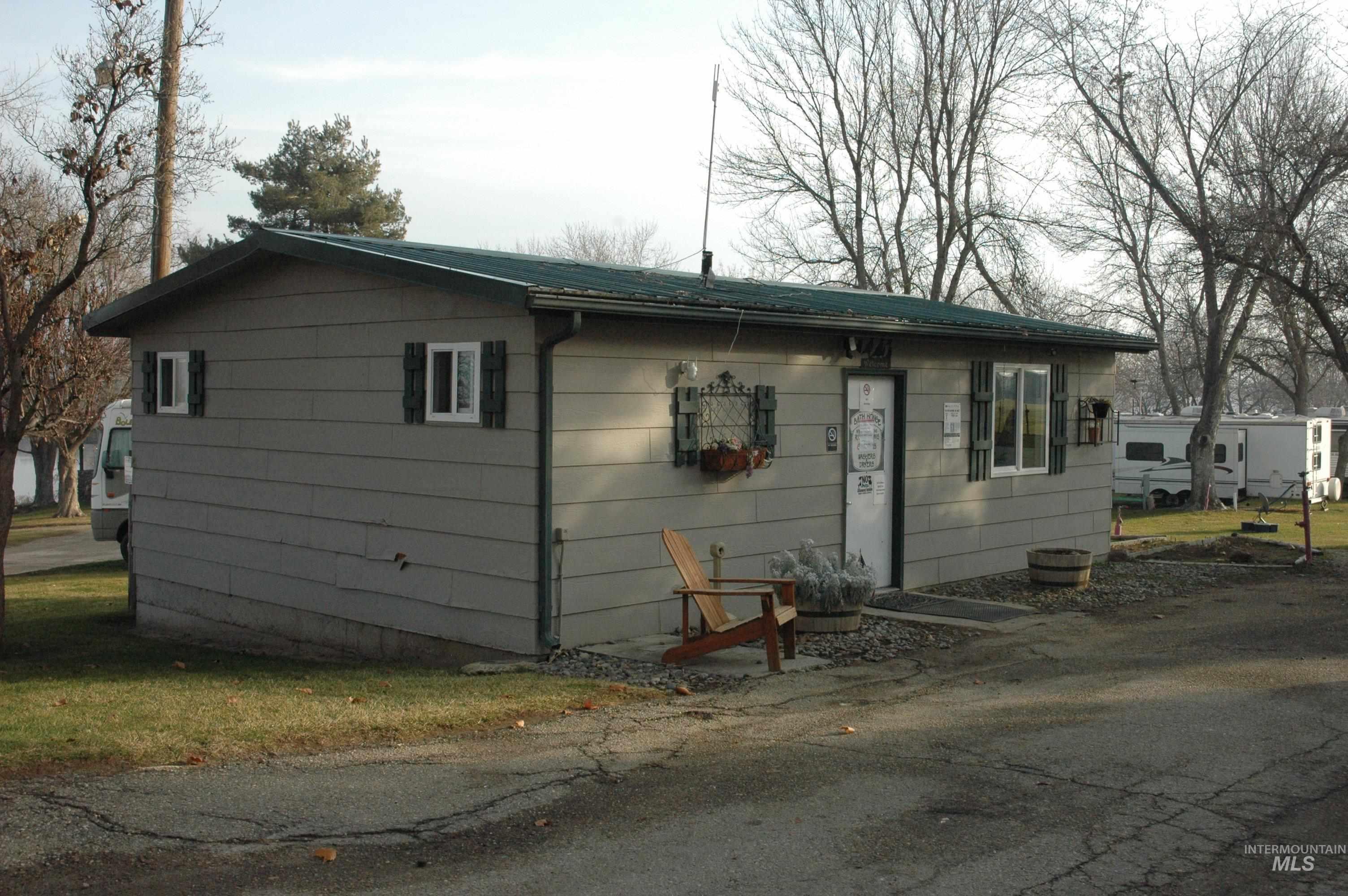 4030 River Resort Dr, Homedale, Idaho 83628, 3 Bedrooms, 2 Bathrooms, Residential For Sale, Price $160,000,MLS 98973501