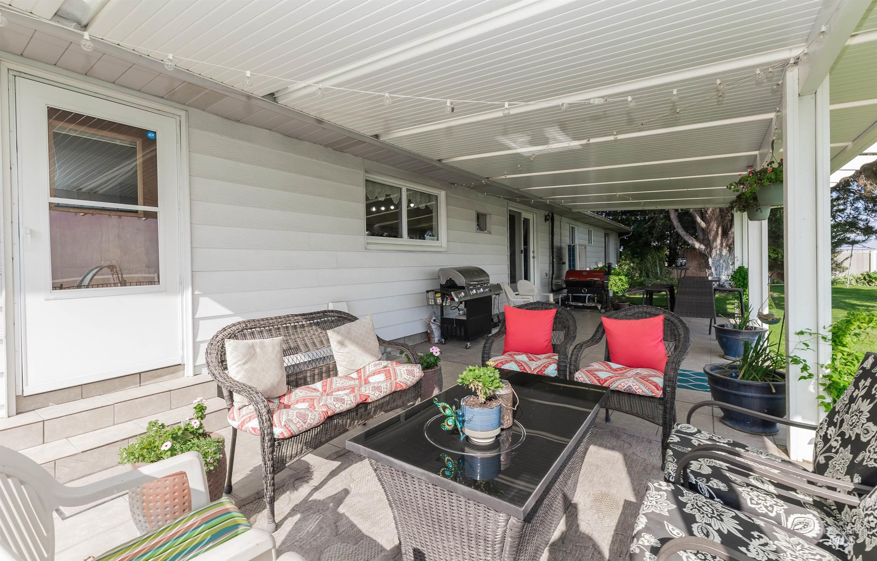 21474 Ustick, Caldwell, Idaho 83607, 5 Bedrooms, 3 Bathrooms, Residential For Sale, Price $889,000,MLS 98973503