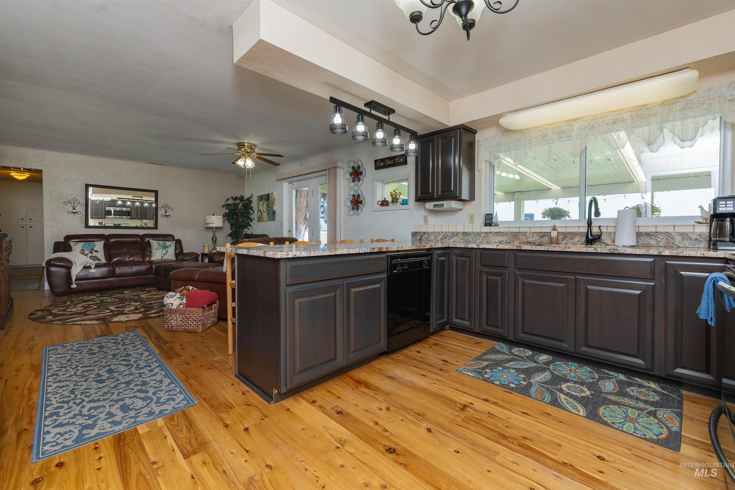 21474 Ustick, Caldwell, Idaho 83607, 5 Bedrooms, 3 Bathrooms, Residential For Sale, Price $889,000,MLS 98973503