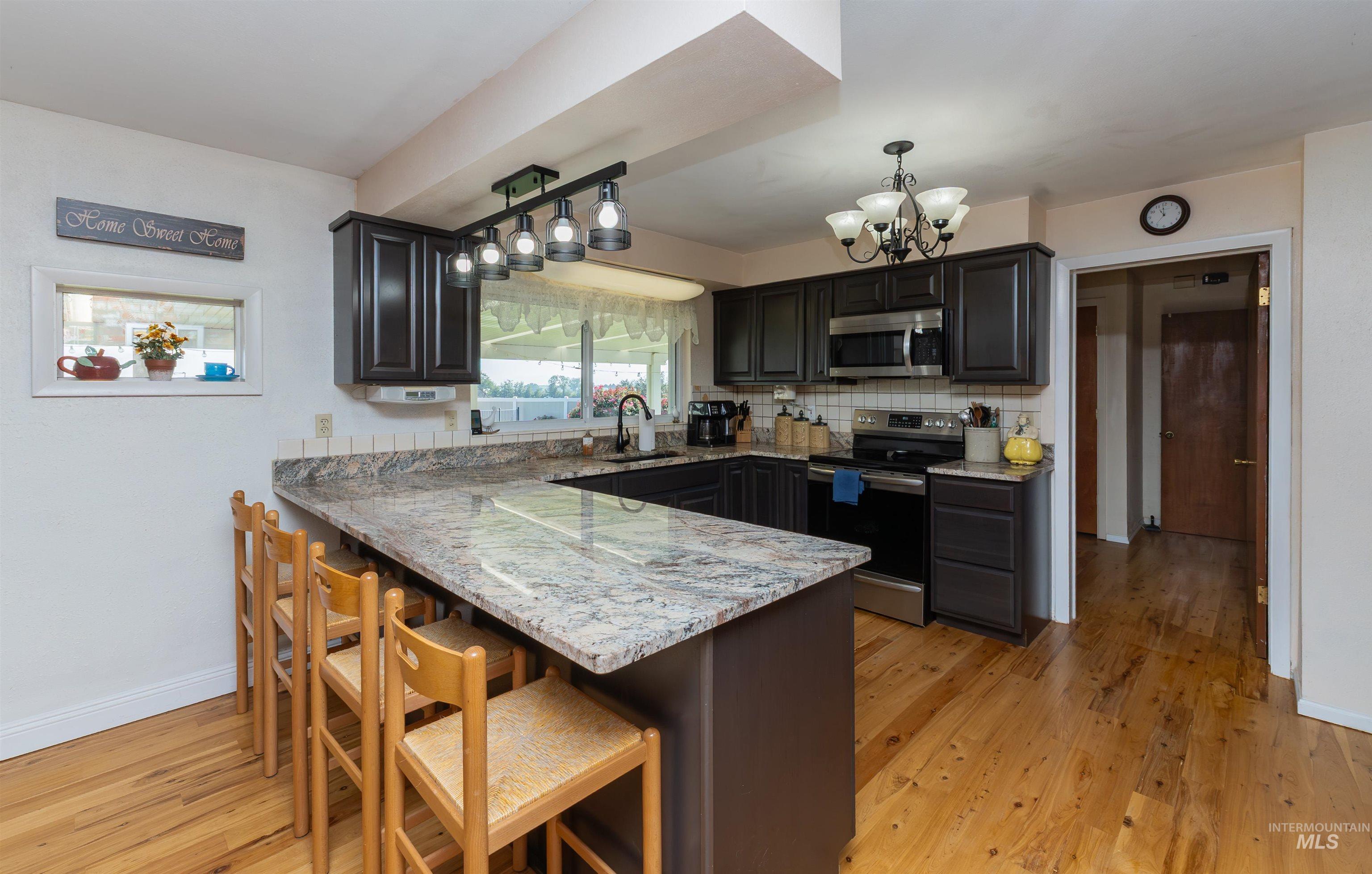 21474 Ustick, Caldwell, Idaho 83607, 5 Bedrooms, 3 Bathrooms, Residential For Sale, Price $889,000,MLS 98973503