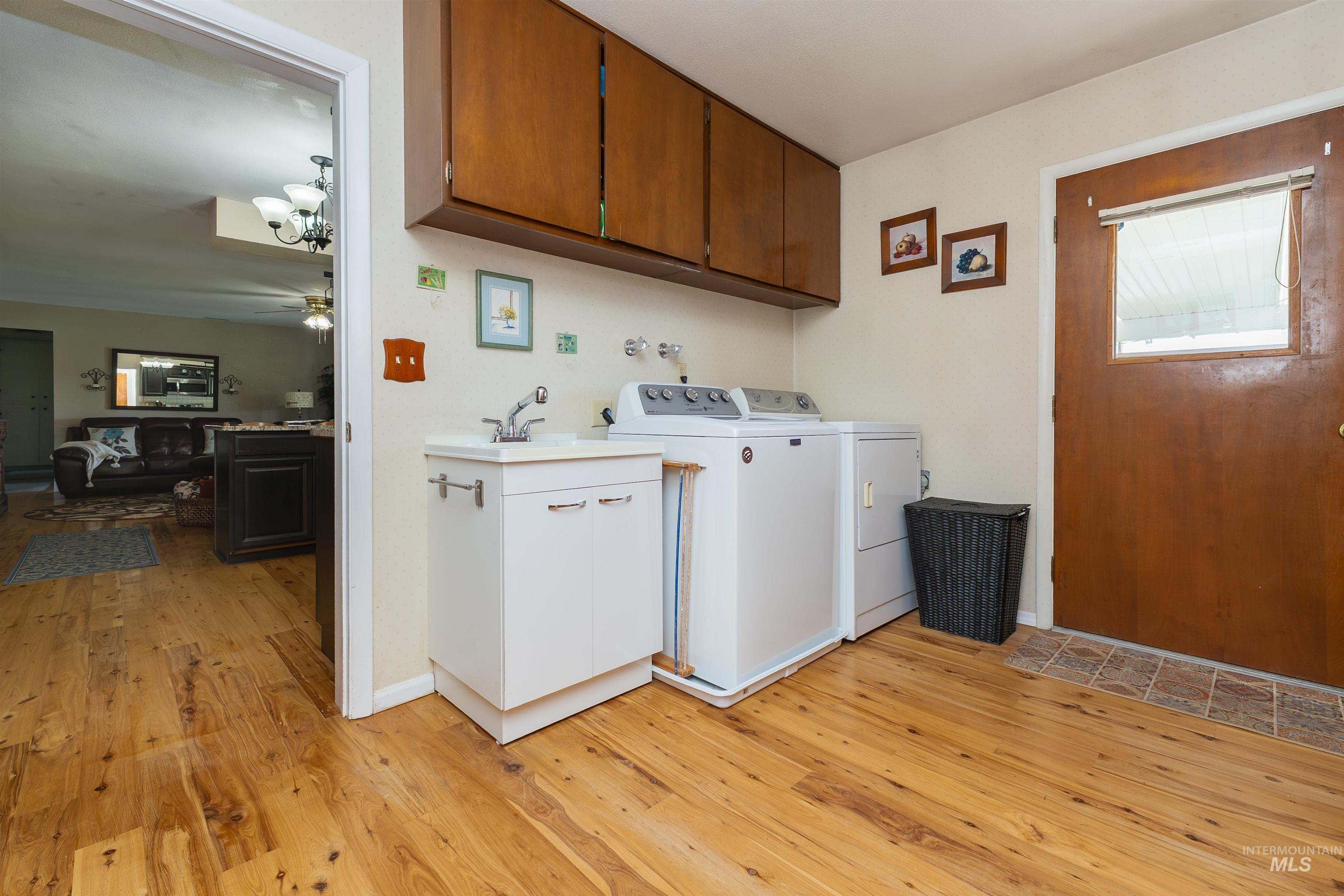 21474 Ustick, Caldwell, Idaho 83607, 5 Bedrooms, 3 Bathrooms, Residential For Sale, Price $889,000,MLS 98973503