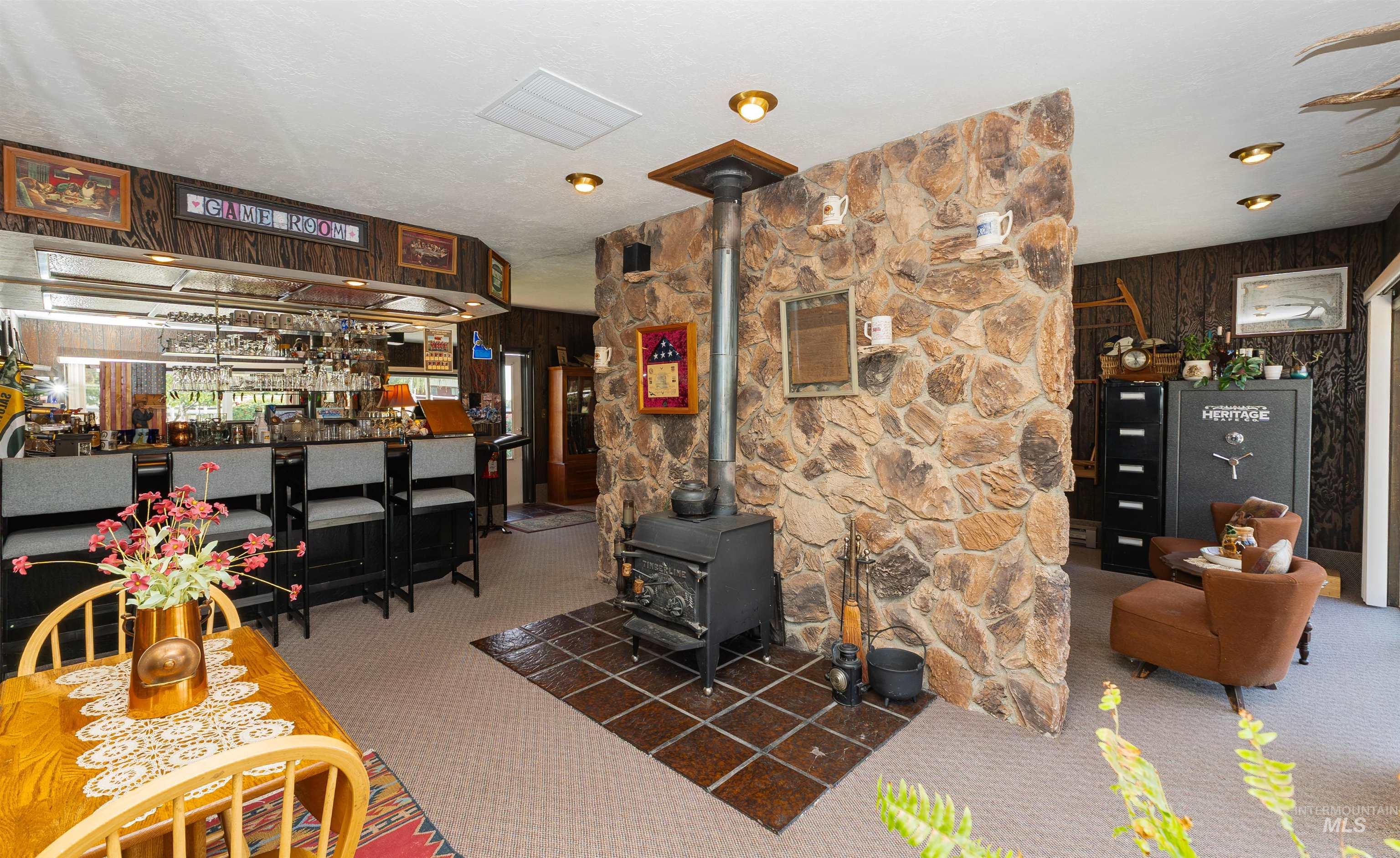 21474 Ustick, Caldwell, Idaho 83607, 5 Bedrooms, 3 Bathrooms, Residential For Sale, Price $889,000,MLS 98973503