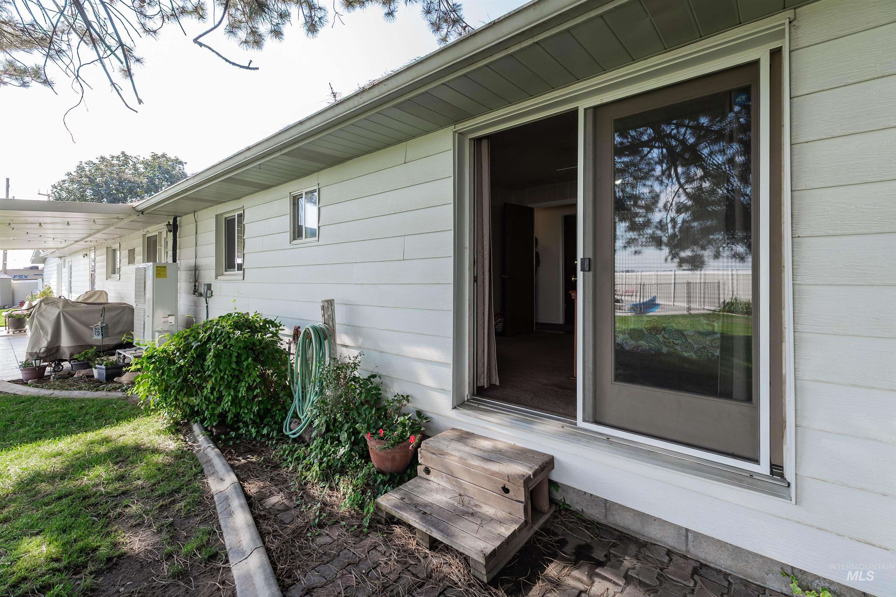 21474 Ustick, Caldwell, Idaho 83607, 5 Bedrooms, 3 Bathrooms, Residential For Sale, Price $889,000,MLS 98973503