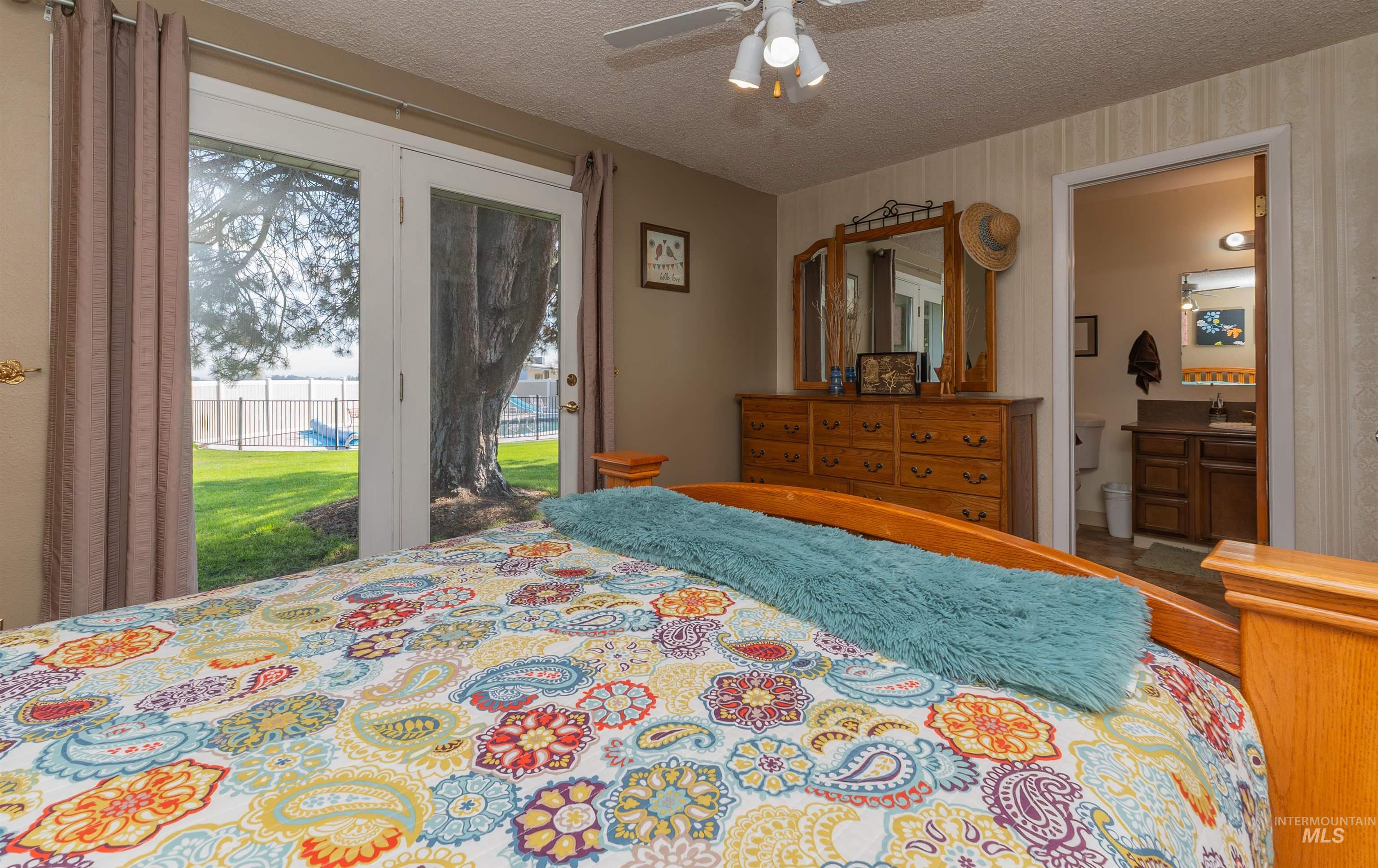 21474 Ustick, Caldwell, Idaho 83607, 5 Bedrooms, 3 Bathrooms, Residential For Sale, Price $889,000,MLS 98973503