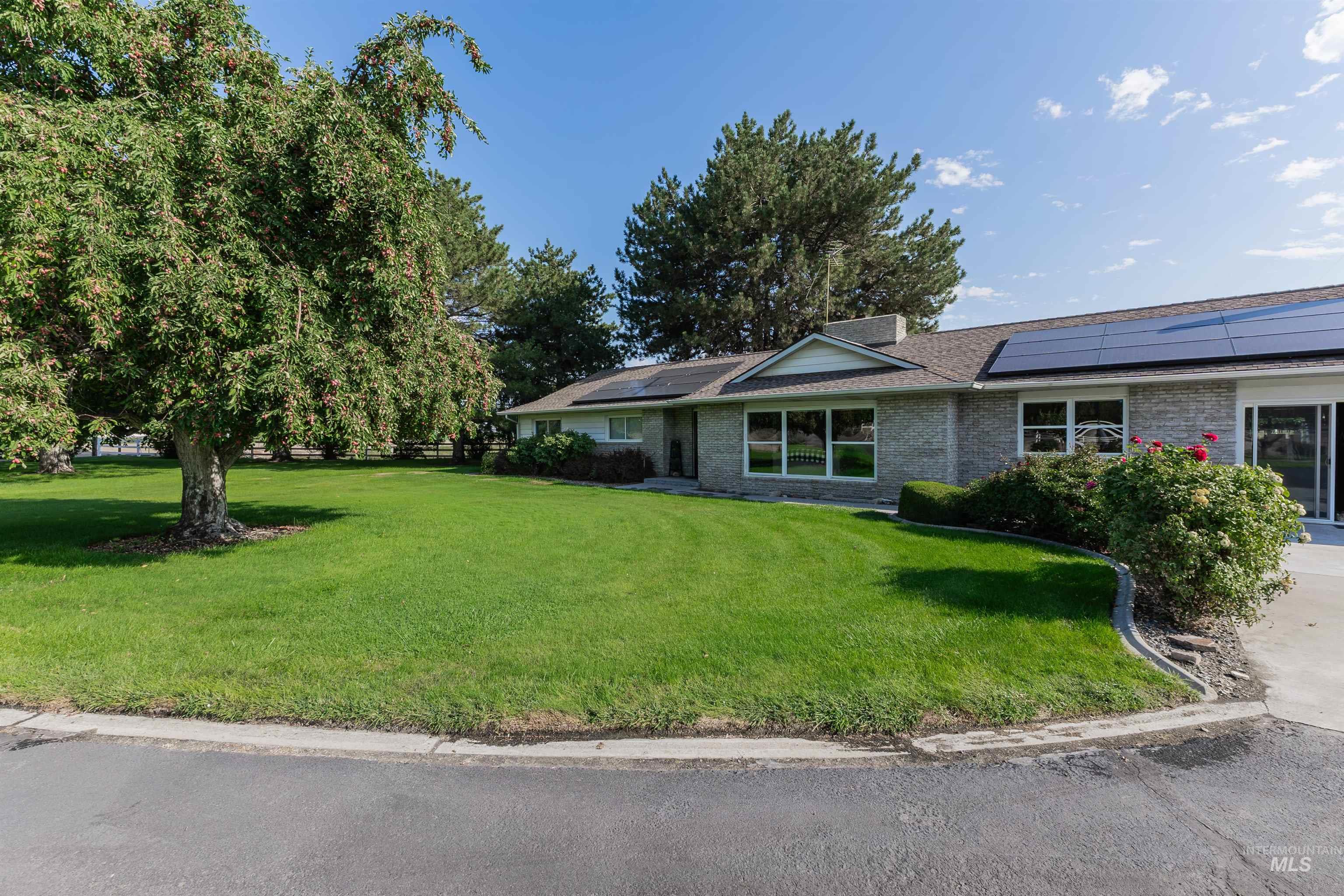 21474 Ustick, Caldwell, Idaho 83607, 5 Bedrooms, 3 Bathrooms, Residential For Sale, Price $889,000,MLS 98973503