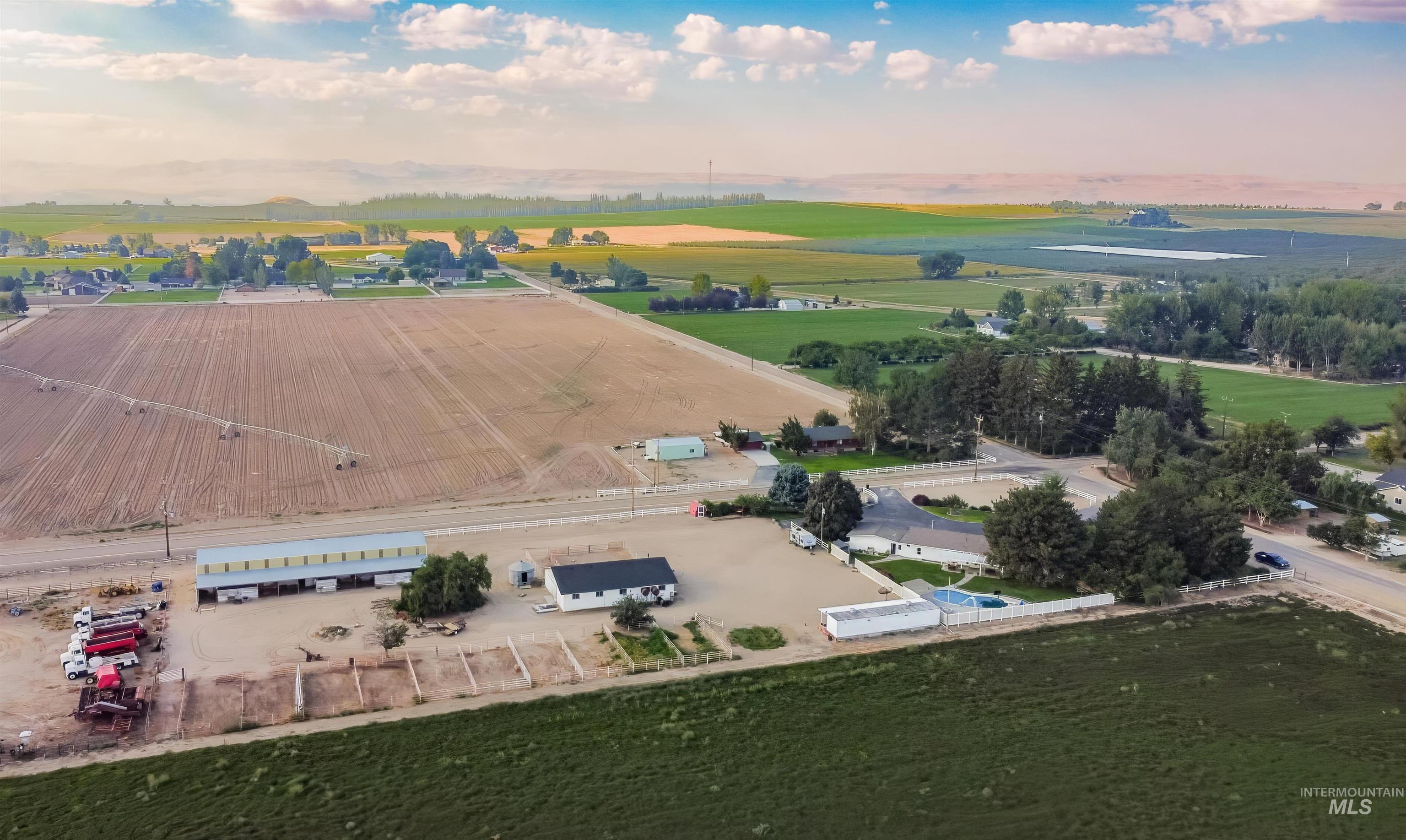 21474 Ustick, Caldwell, Idaho 83607, 5 Bedrooms, 3 Bathrooms, Residential For Sale, Price $889,000,MLS 98973503