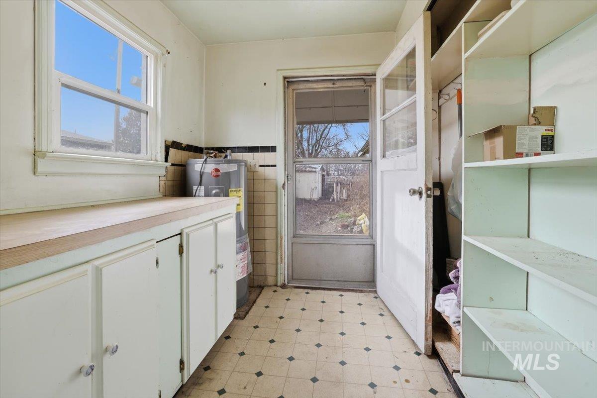 555 15th St., Vale, Oregon 97918-0000, 2 Bedrooms, 2 Bathrooms, Residential For Sale, Price $214,900,MLS 98973504