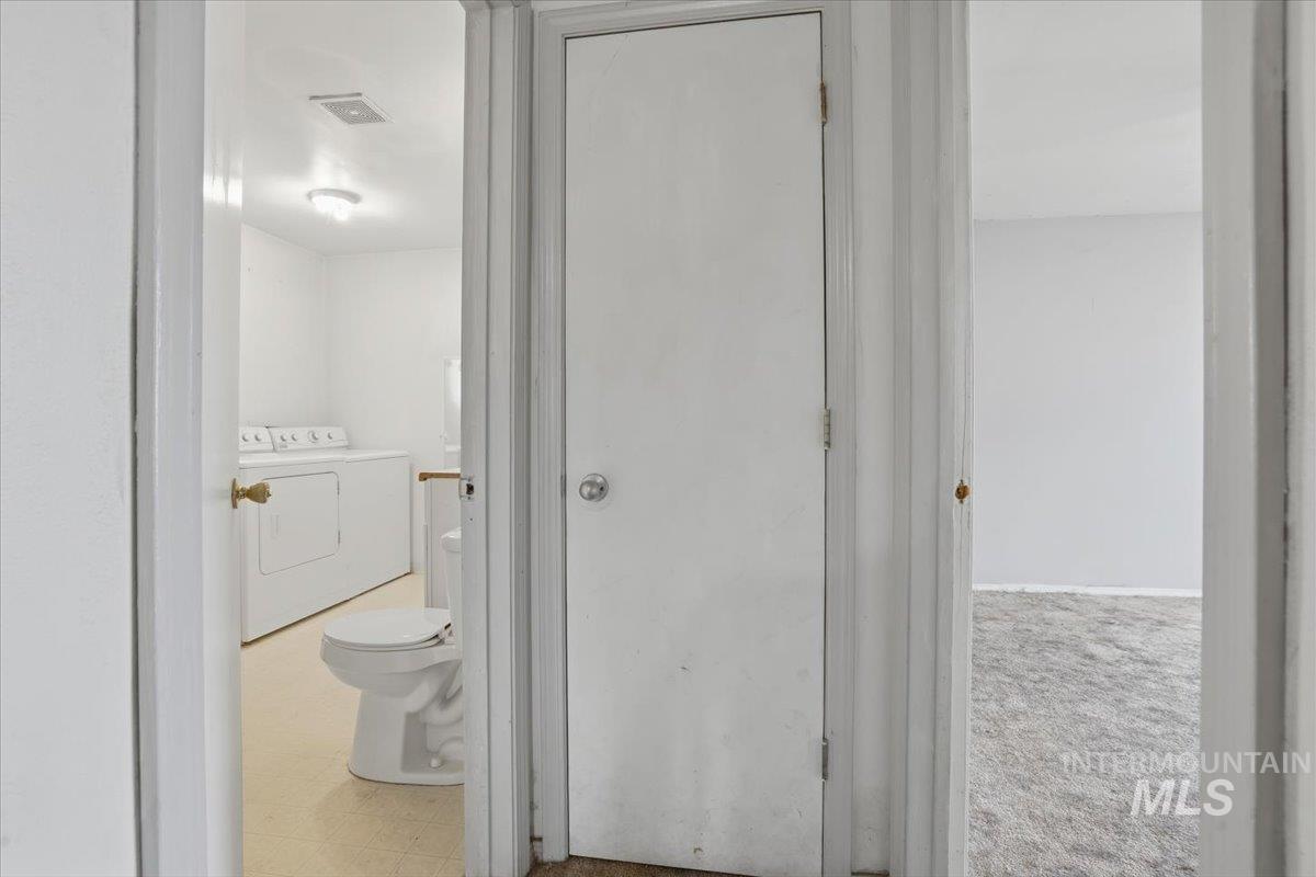 555 15th St., Vale, Oregon 97918-0000, 2 Bedrooms, 2 Bathrooms, Residential For Sale, Price $214,900,MLS 98973504