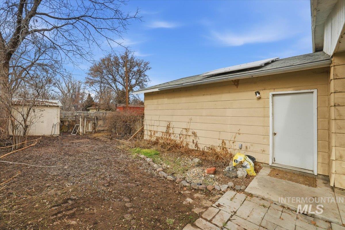 555 15th St., Vale, Oregon 97918-0000, 2 Bedrooms, 2 Bathrooms, Residential For Sale, Price $214,900,MLS 98973504