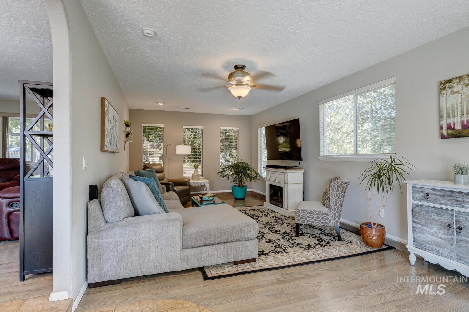 13078 S Cholla Drive, Kuna, Idaho 83634, 3 Bedrooms, 2 Bathrooms, Residential For Sale, Price $659,900,MLS 98973516