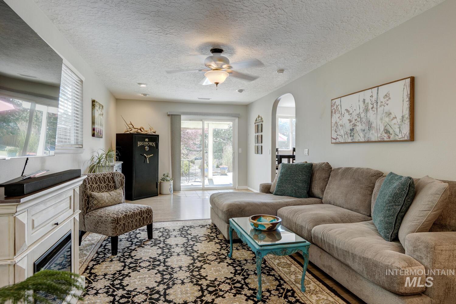 13078 S Cholla Drive, Kuna, Idaho 83634, 3 Bedrooms, 2 Bathrooms, Residential For Sale, Price $659,900,MLS 98973516