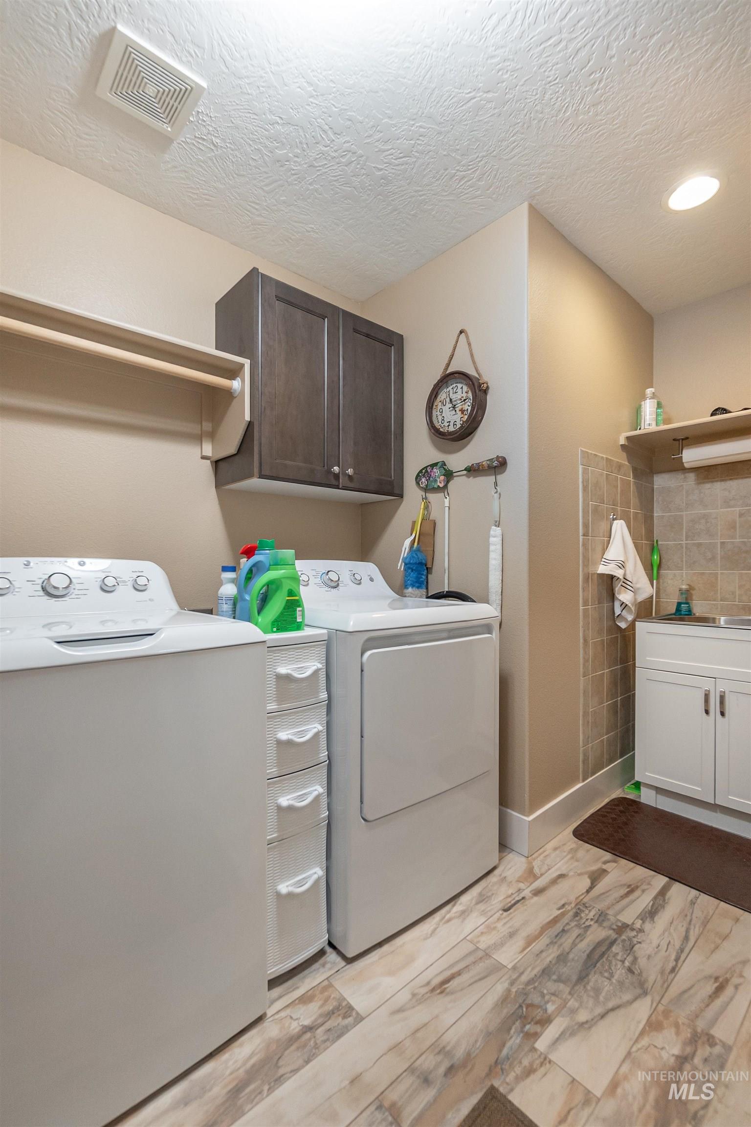 19103 Harley Way, Caldwell, Idaho 83605, 3 Bedrooms, 2 Bathrooms, Residential For Sale, Price $419,900,MLS 98973518