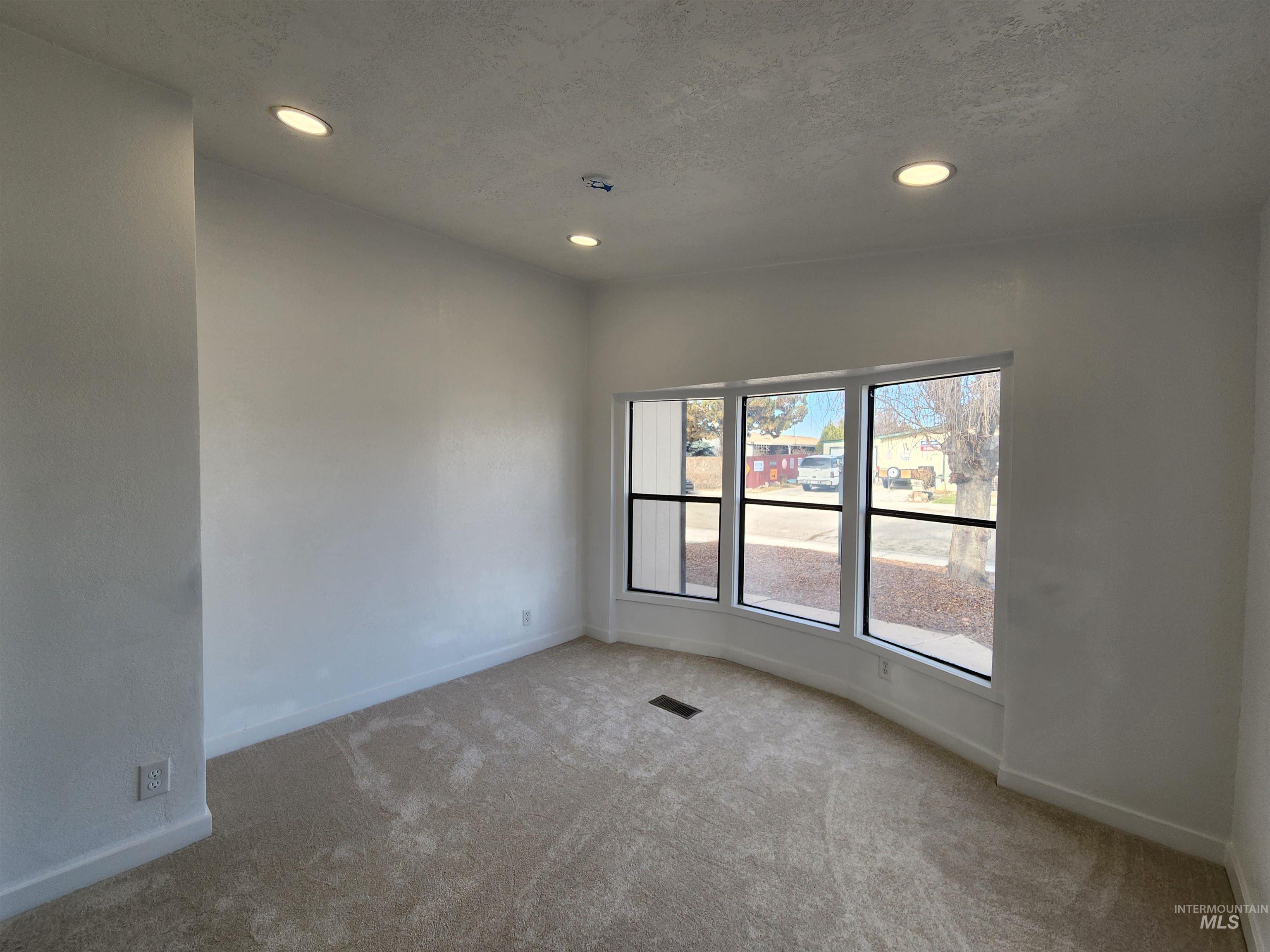 10711 W Glen Ellyn Street, Boise, Idaho 83713, 2 Bedrooms, 2 Bathrooms, Residential For Sale, Price $299,900,MLS 98973519