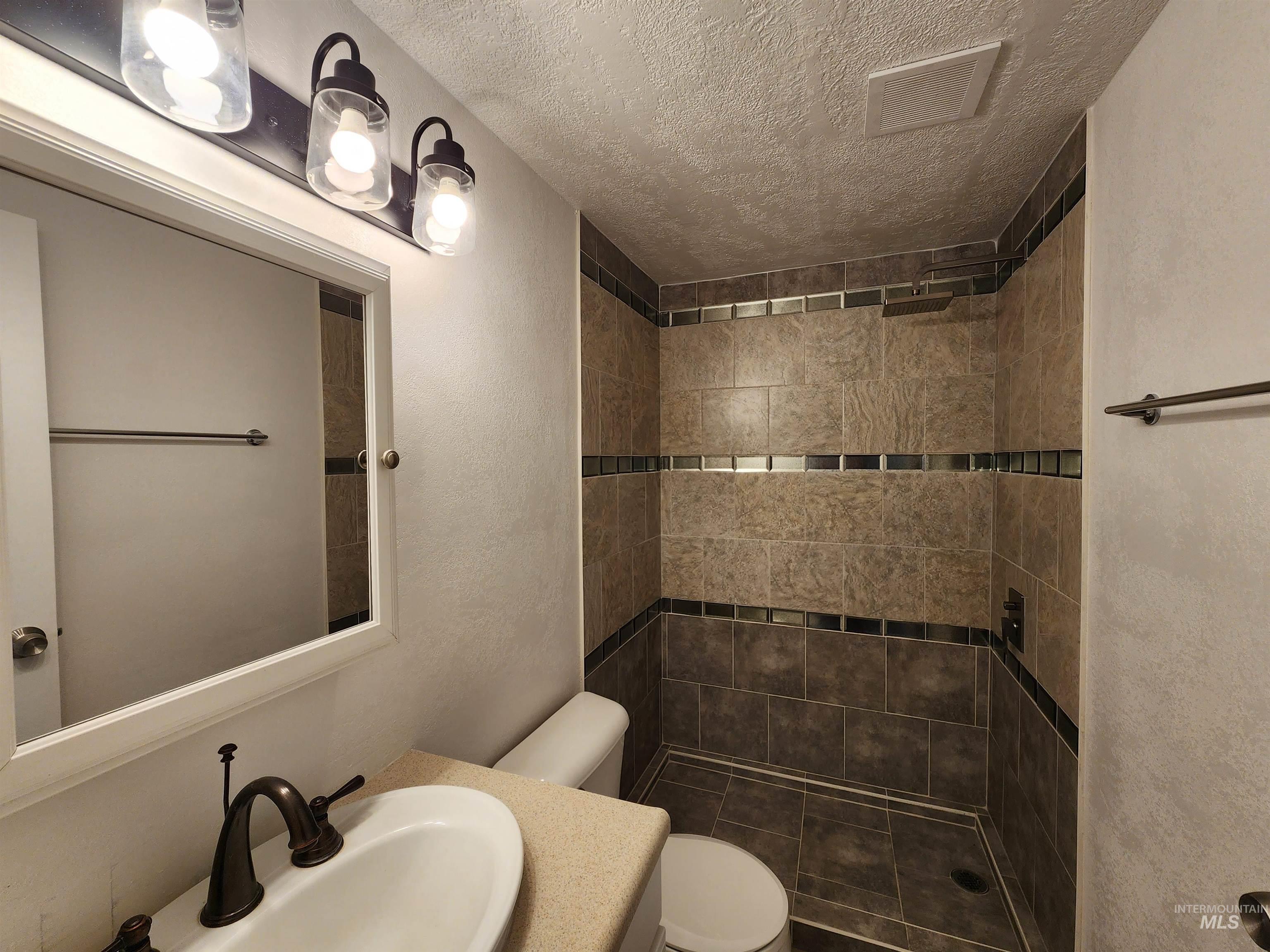 10711 W Glen Ellyn Street, Boise, Idaho 83713, 2 Bedrooms, 2 Bathrooms, Residential For Sale, Price $299,900,MLS 98973519