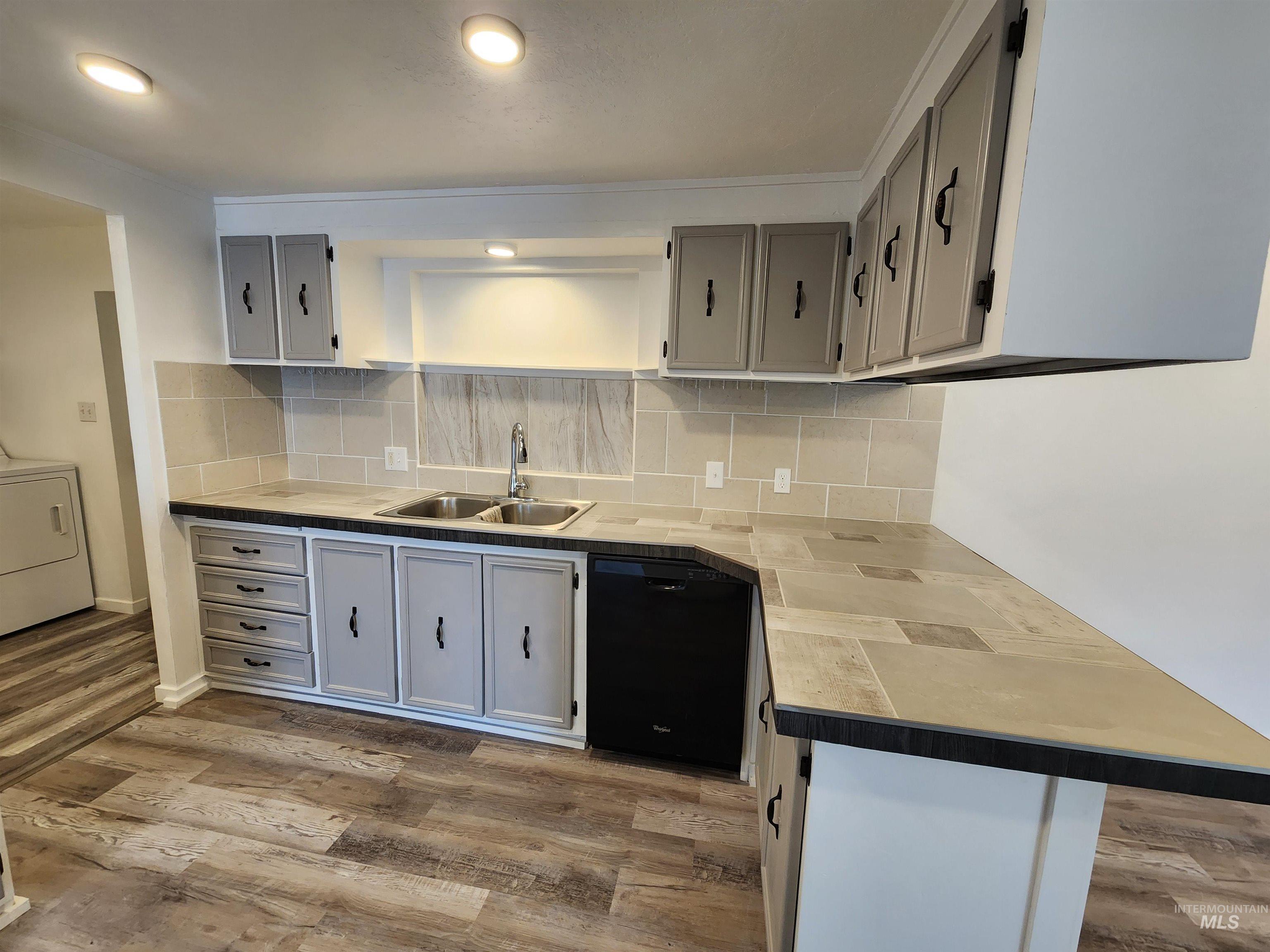 10711 W Glen Ellyn Street, Boise, Idaho 83713, 2 Bedrooms, 2 Bathrooms, Residential For Sale, Price $299,900,MLS 98973519