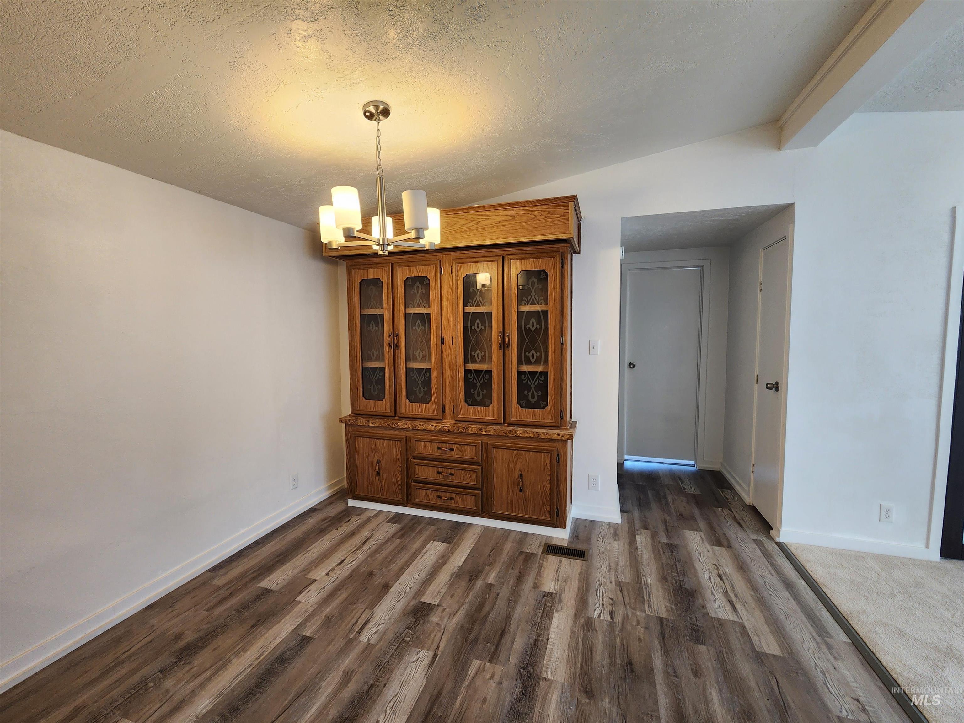 10711 W Glen Ellyn Street, Boise, Idaho 83713, 2 Bedrooms, 2 Bathrooms, Residential For Sale, Price $299,900,MLS 98973519