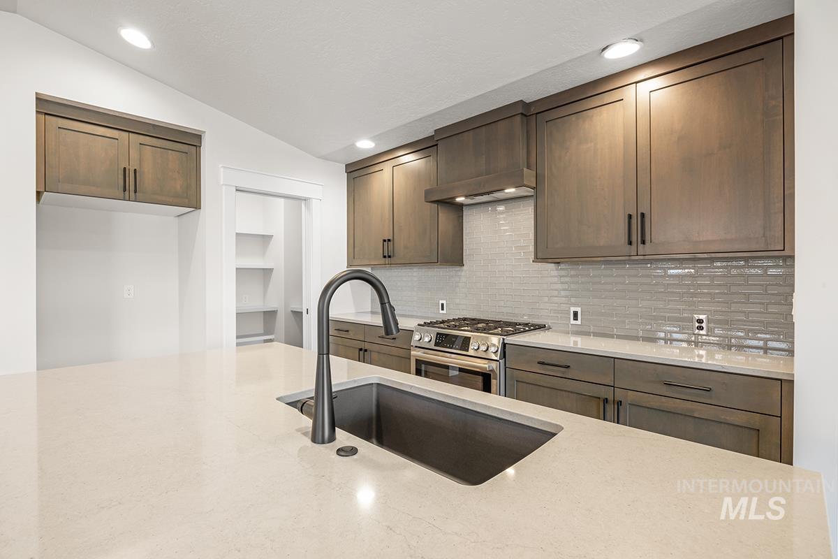 6951 S Skybreak Lane, Meridian, Idaho 83642, 3 Bedrooms, 2 Bathrooms, Residential For Sale, Price $510,800,MLS 98973522