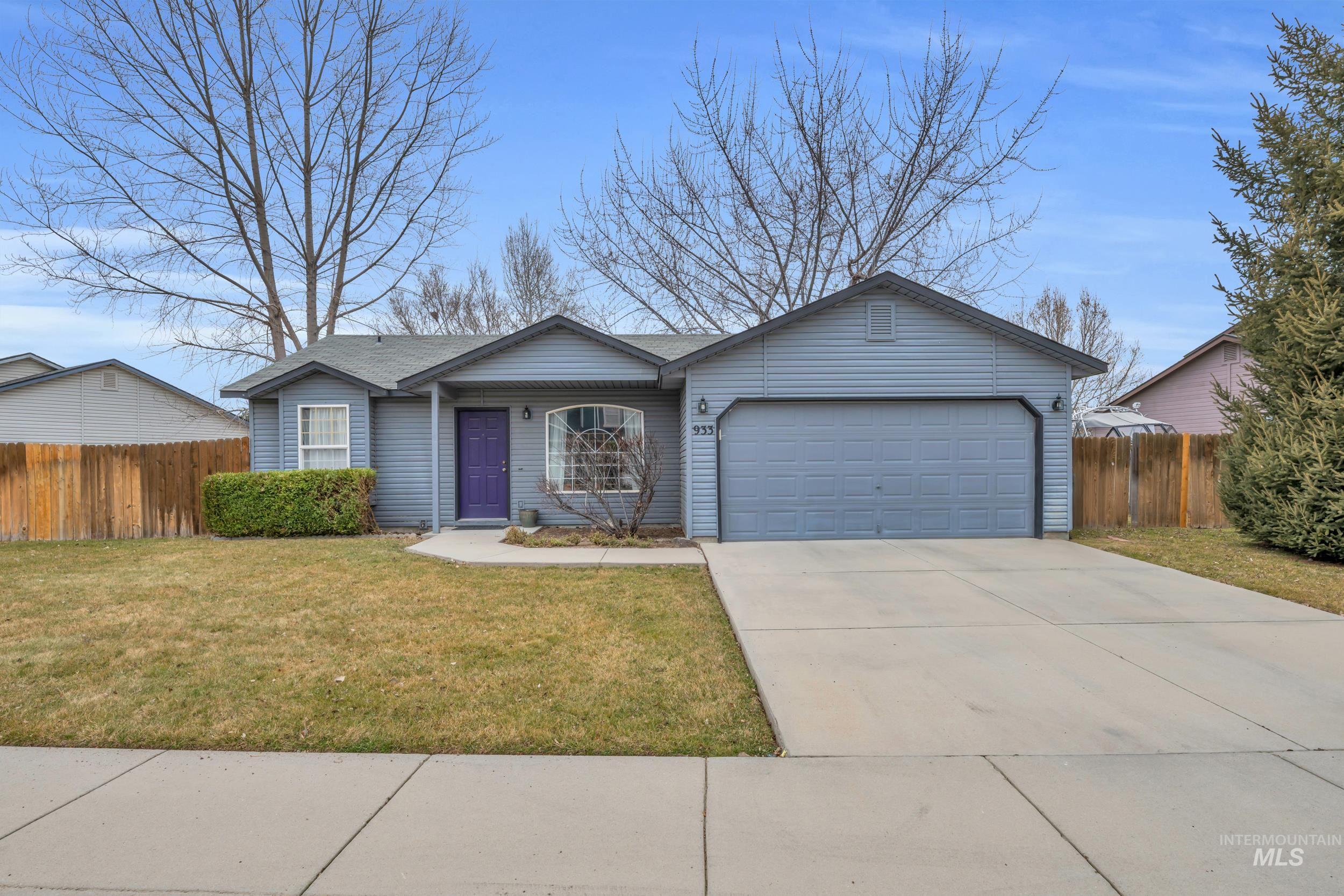 933 N Sluice Way, Kuna, Idaho 83634, 3 Bedrooms, 2 Bathrooms, Residential For Sale, Price $339,900,MLS 98973523