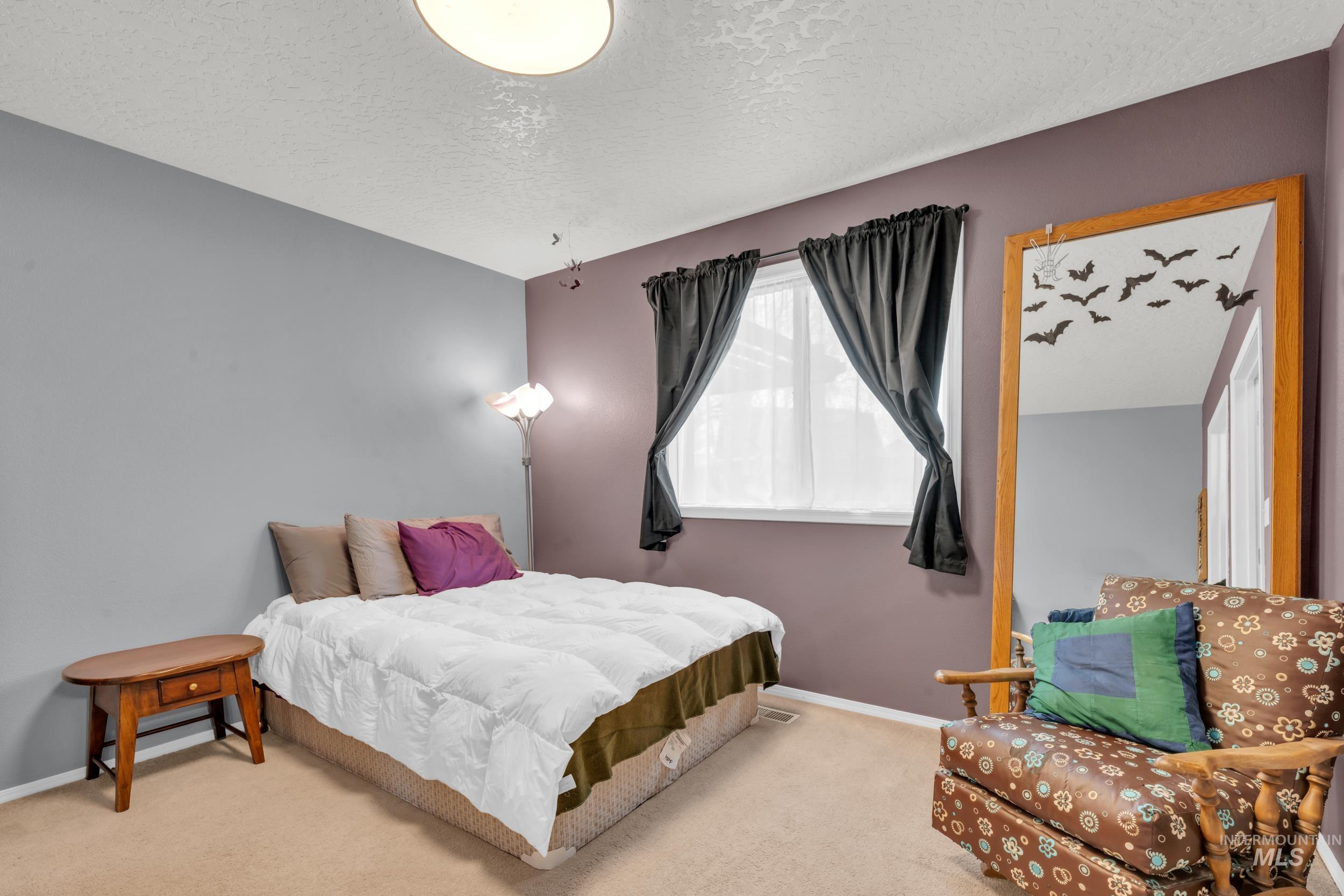 933 N Sluice Way, Kuna, Idaho 83634, 3 Bedrooms, 2 Bathrooms, Residential For Sale, Price $339,900,MLS 98973523