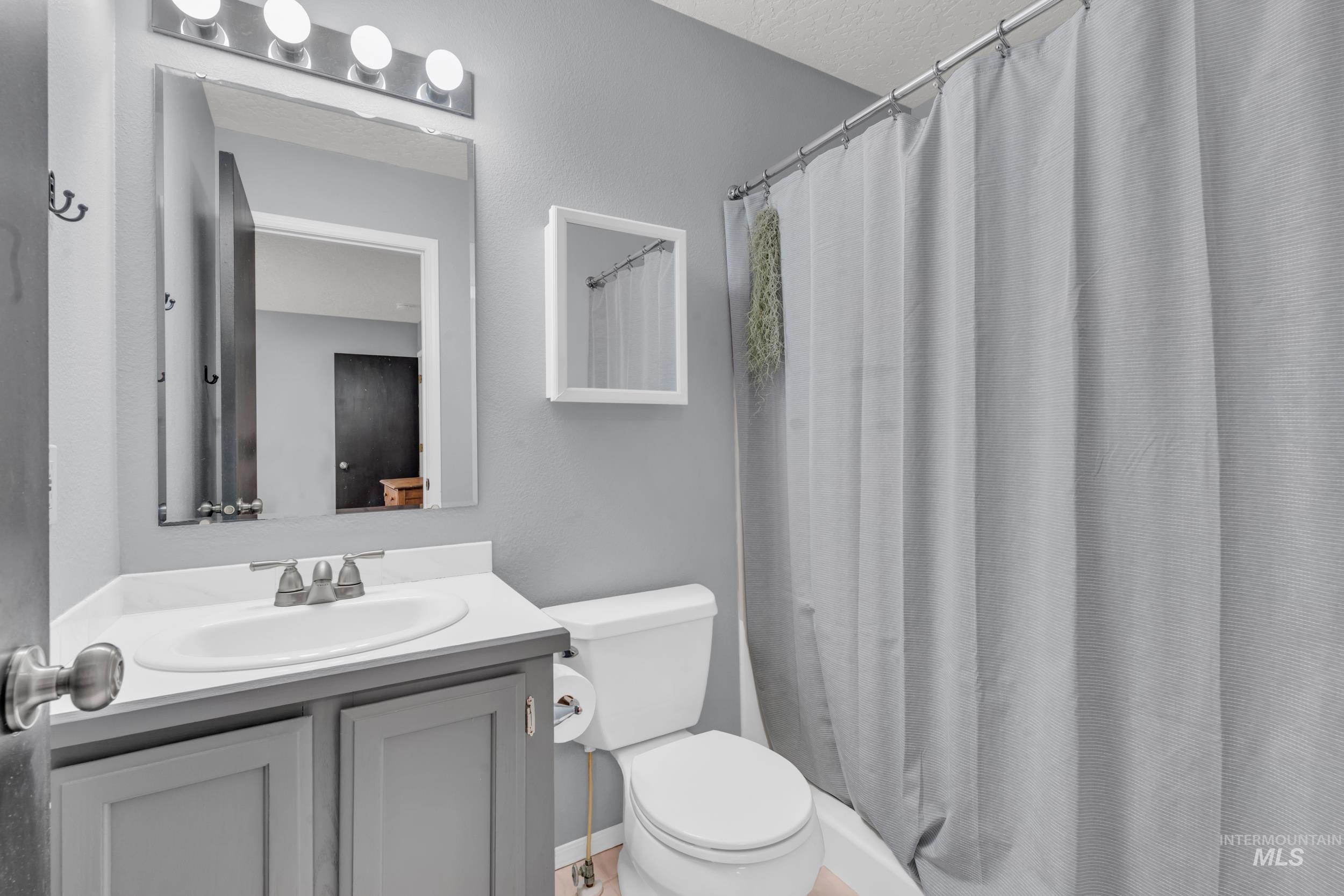 933 N Sluice Way, Kuna, Idaho 83634, 3 Bedrooms, 2 Bathrooms, Residential For Sale, Price $339,900,MLS 98973523