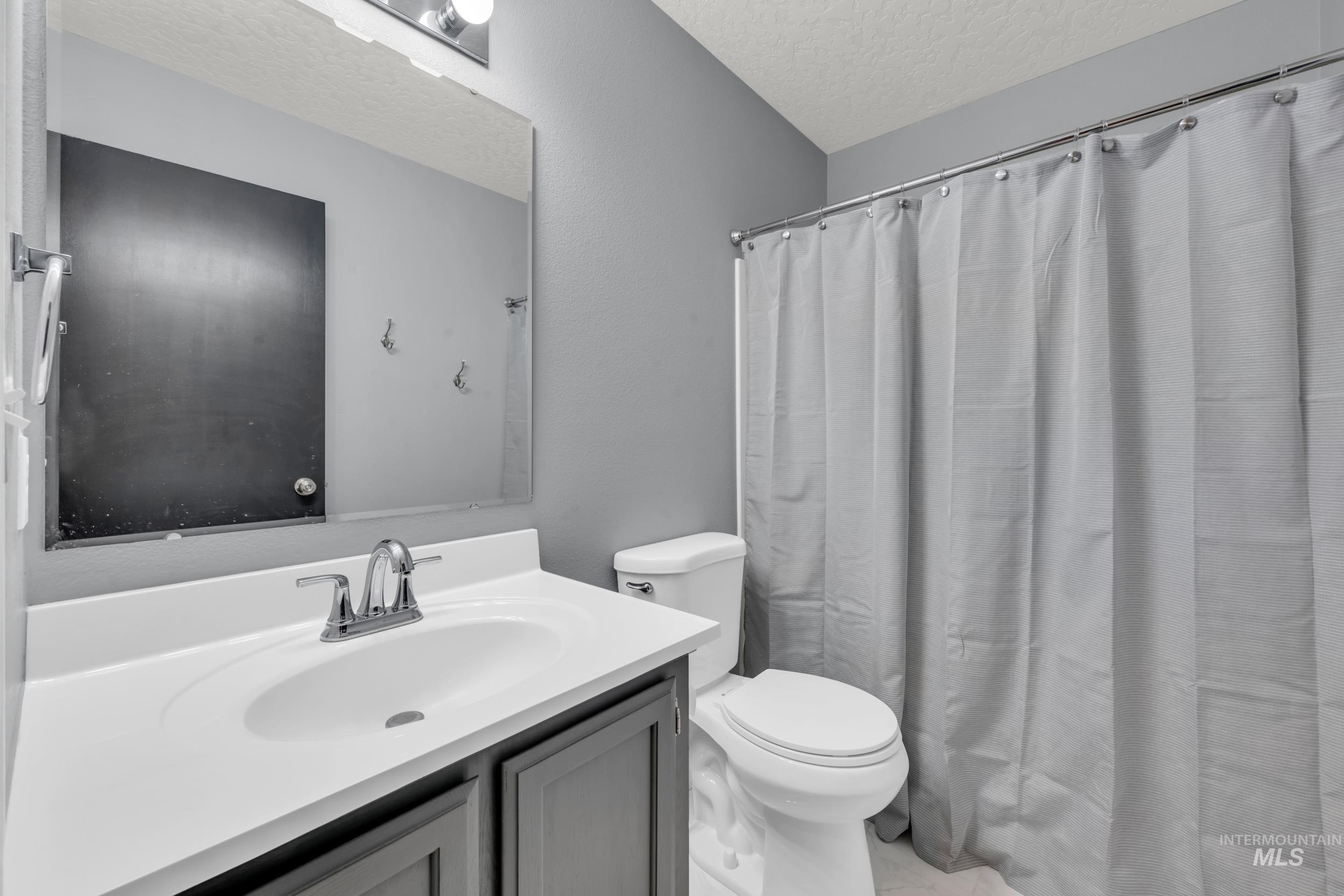 933 N Sluice Way, Kuna, Idaho 83634, 3 Bedrooms, 2 Bathrooms, Residential For Sale, Price $339,900,MLS 98973523