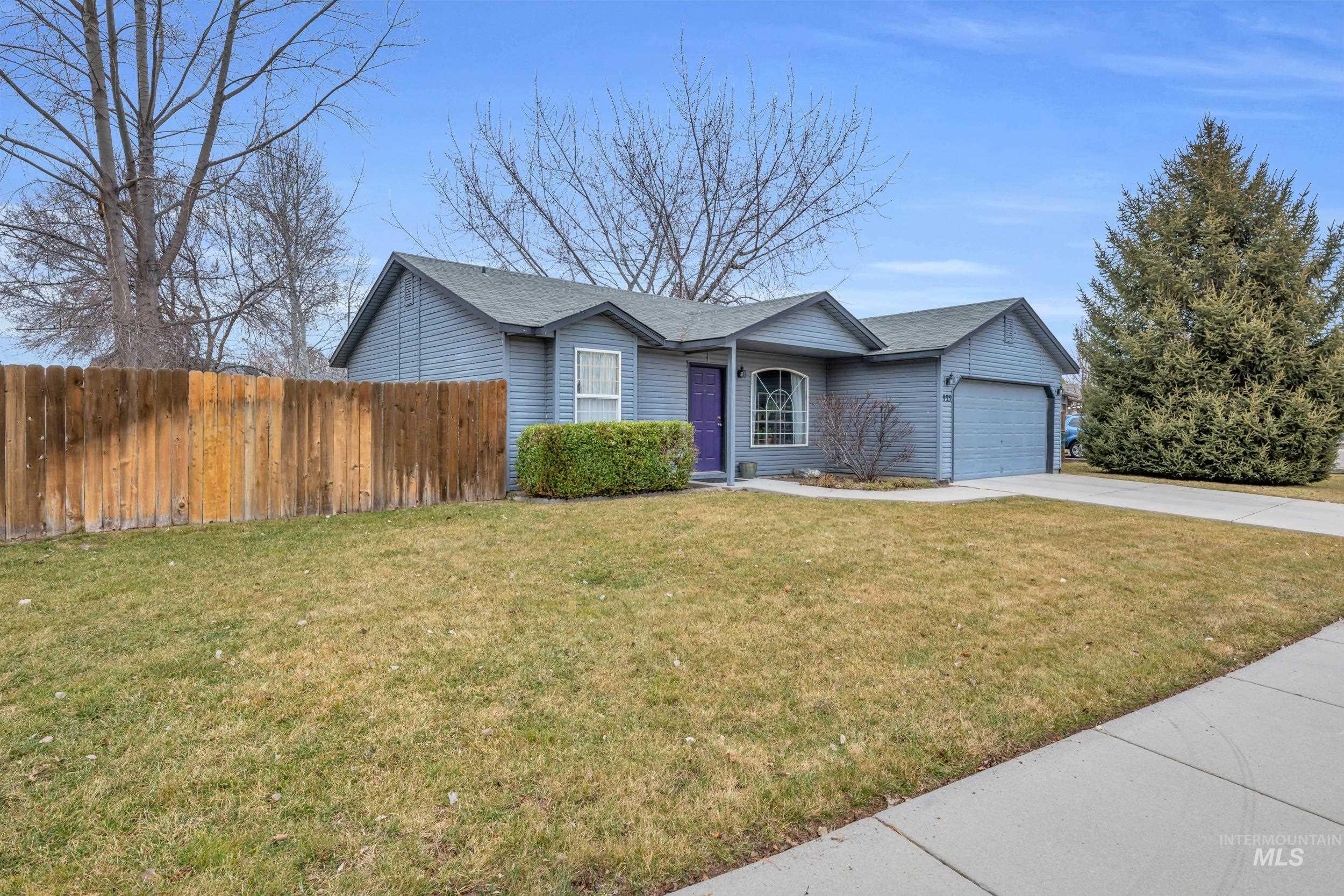 933 N Sluice Way, Kuna, Idaho 83634, 3 Bedrooms, 2 Bathrooms, Residential For Sale, Price $339,900,MLS 98973523