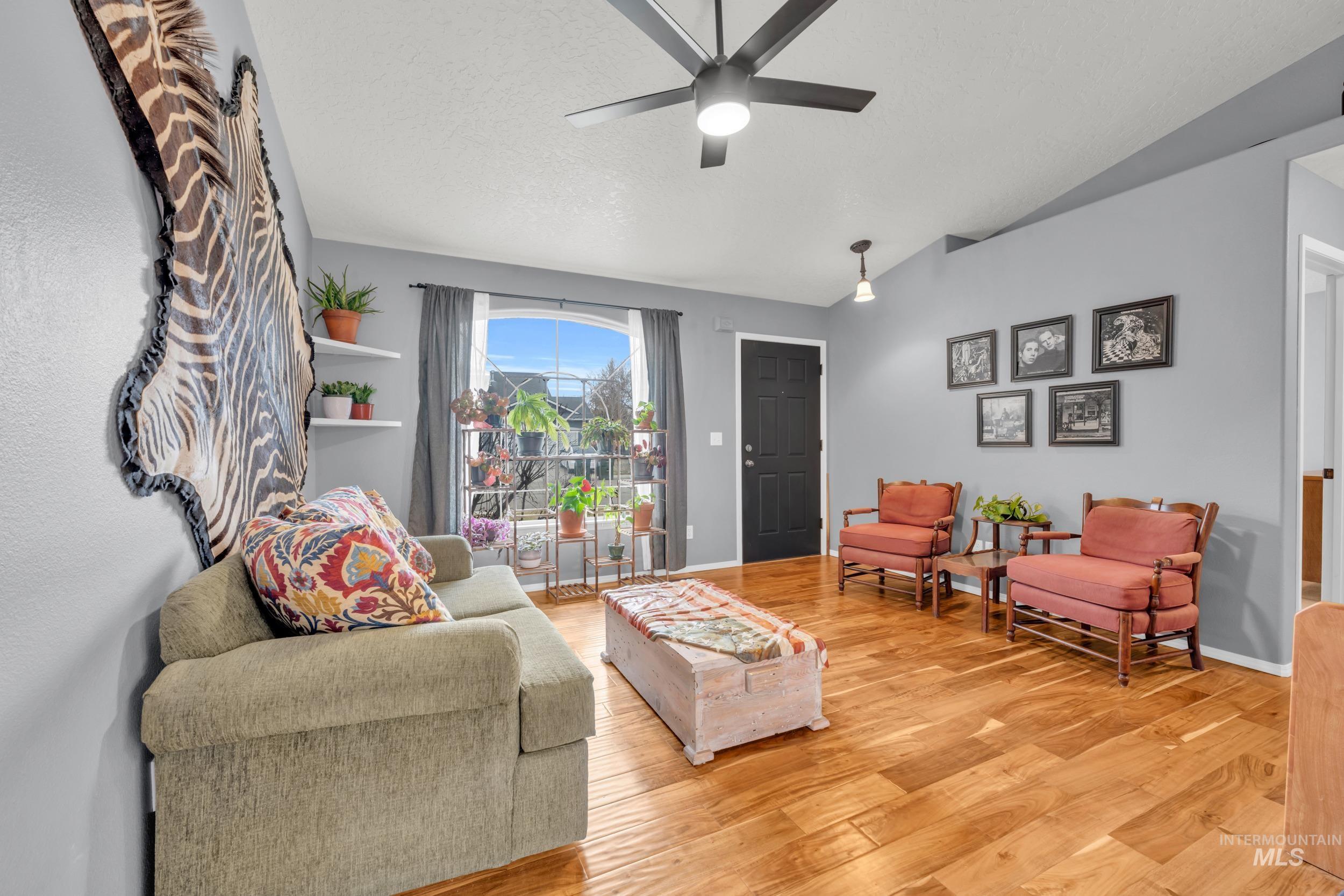 933 N Sluice Way, Kuna, Idaho 83634, 3 Bedrooms, 2 Bathrooms, Residential For Sale, Price $339,900,MLS 98973523