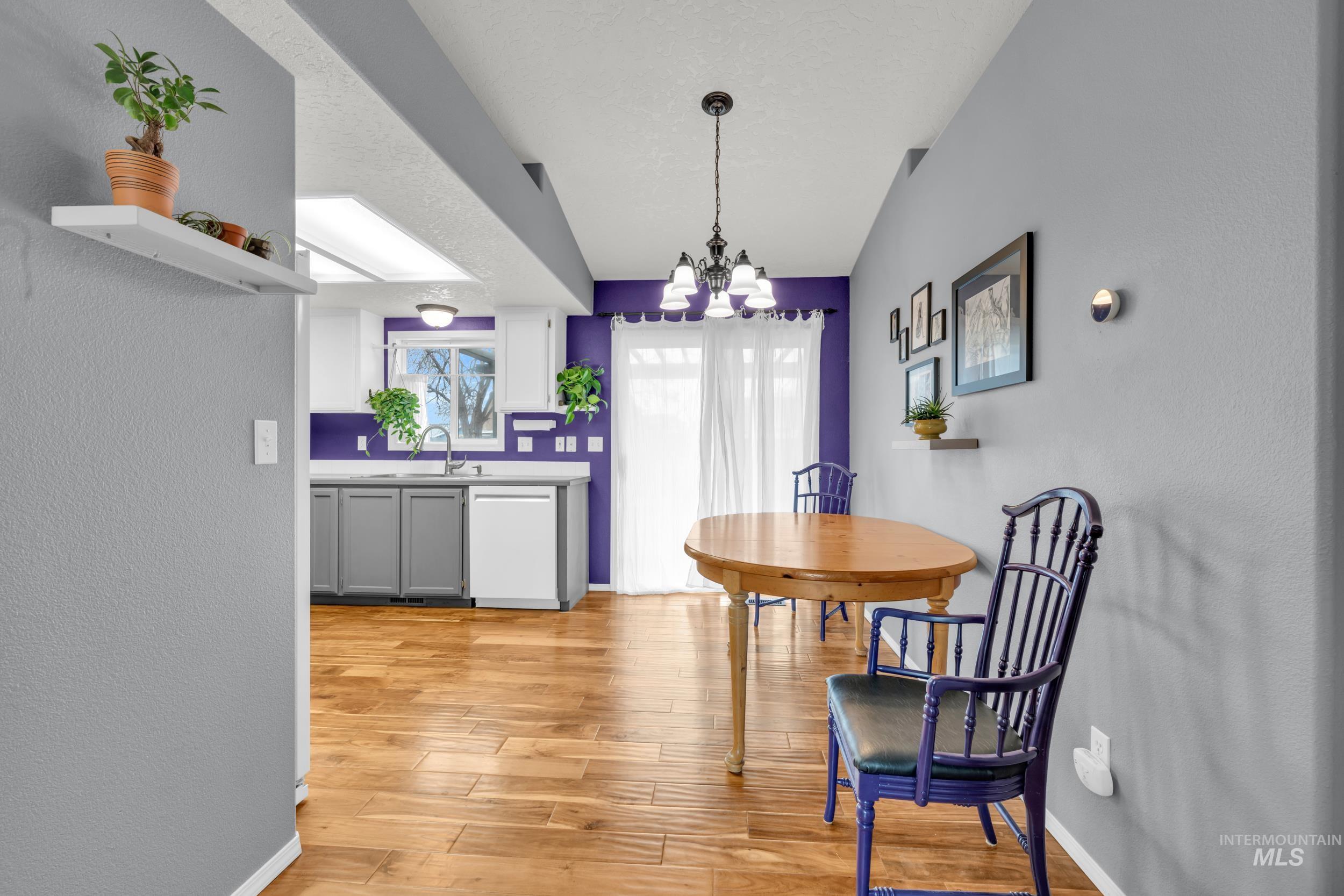 933 N Sluice Way, Kuna, Idaho 83634, 3 Bedrooms, 2 Bathrooms, Residential For Sale, Price $339,900,MLS 98973523