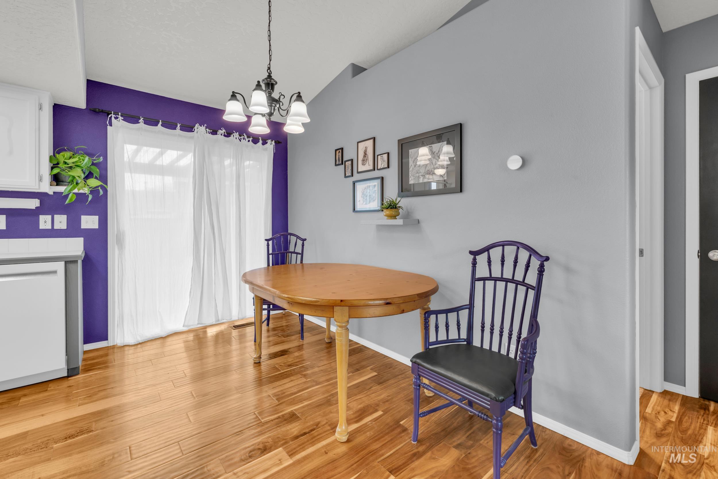 933 N Sluice Way, Kuna, Idaho 83634, 3 Bedrooms, 2 Bathrooms, Residential For Sale, Price $339,900,MLS 98973523