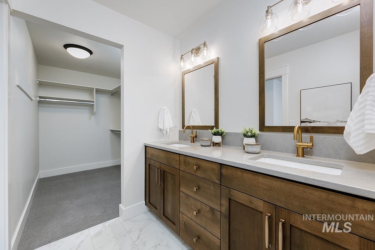 6975 S Skybreak Lane, Meridian, Idaho 83642, 3 Bedrooms, 2 Bathrooms, Residential For Sale, Price $497,800,MLS 98973524